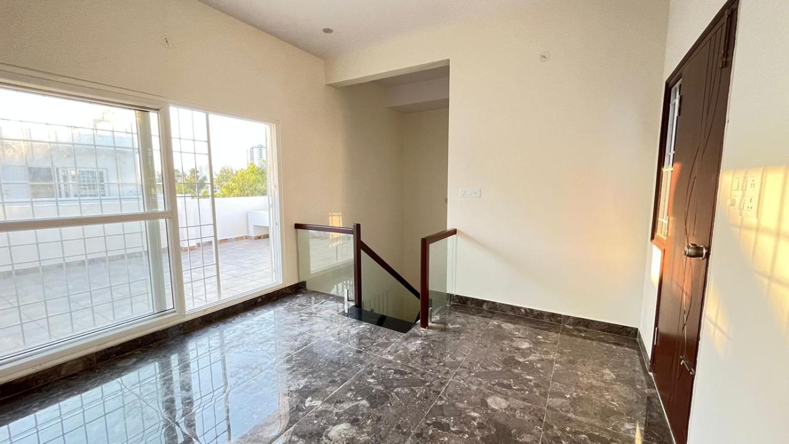 Three-Bedroom Villa photo 2