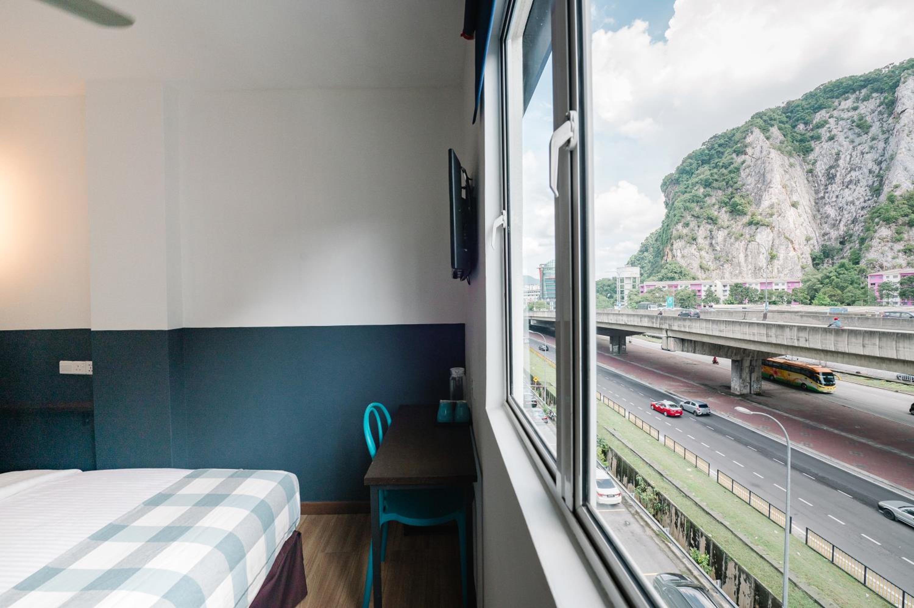 Double Room with Mountain View - Photo 9