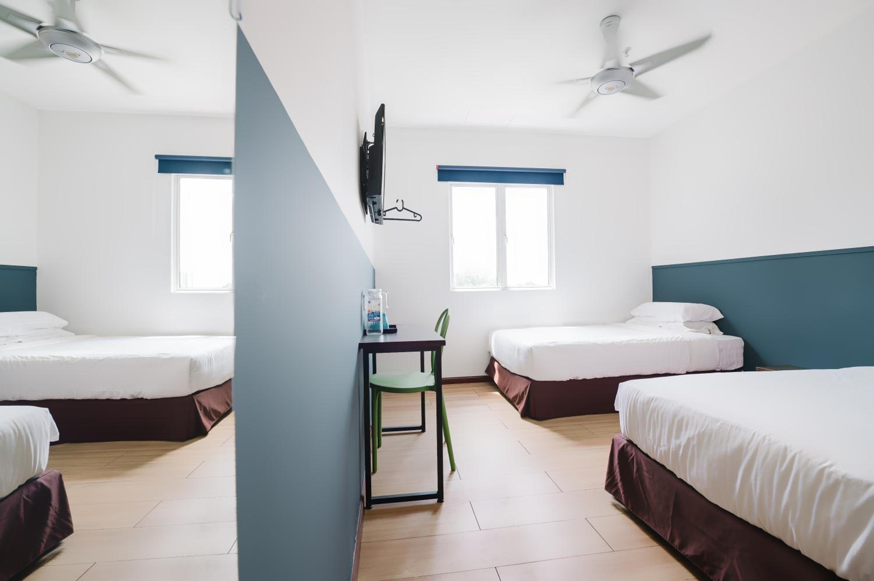 Twin Room - Photo 6