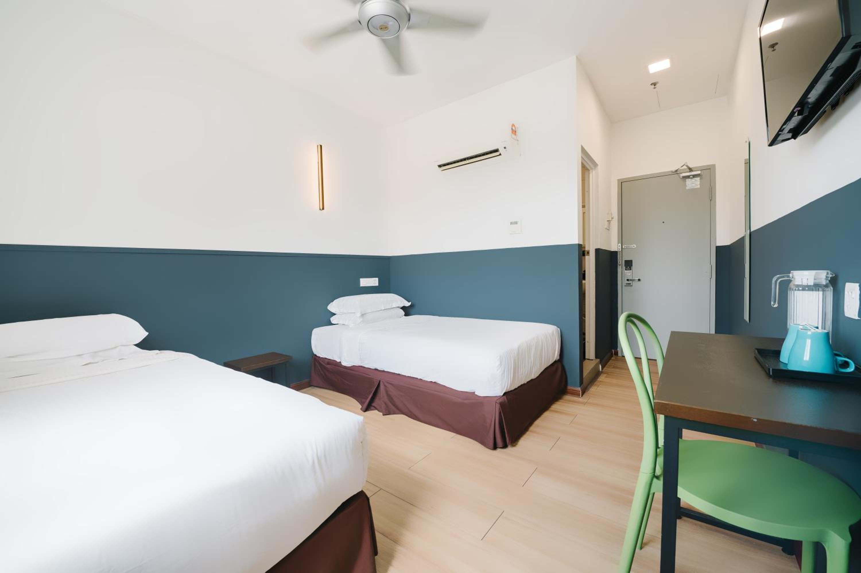 Twin Room - Photo 7