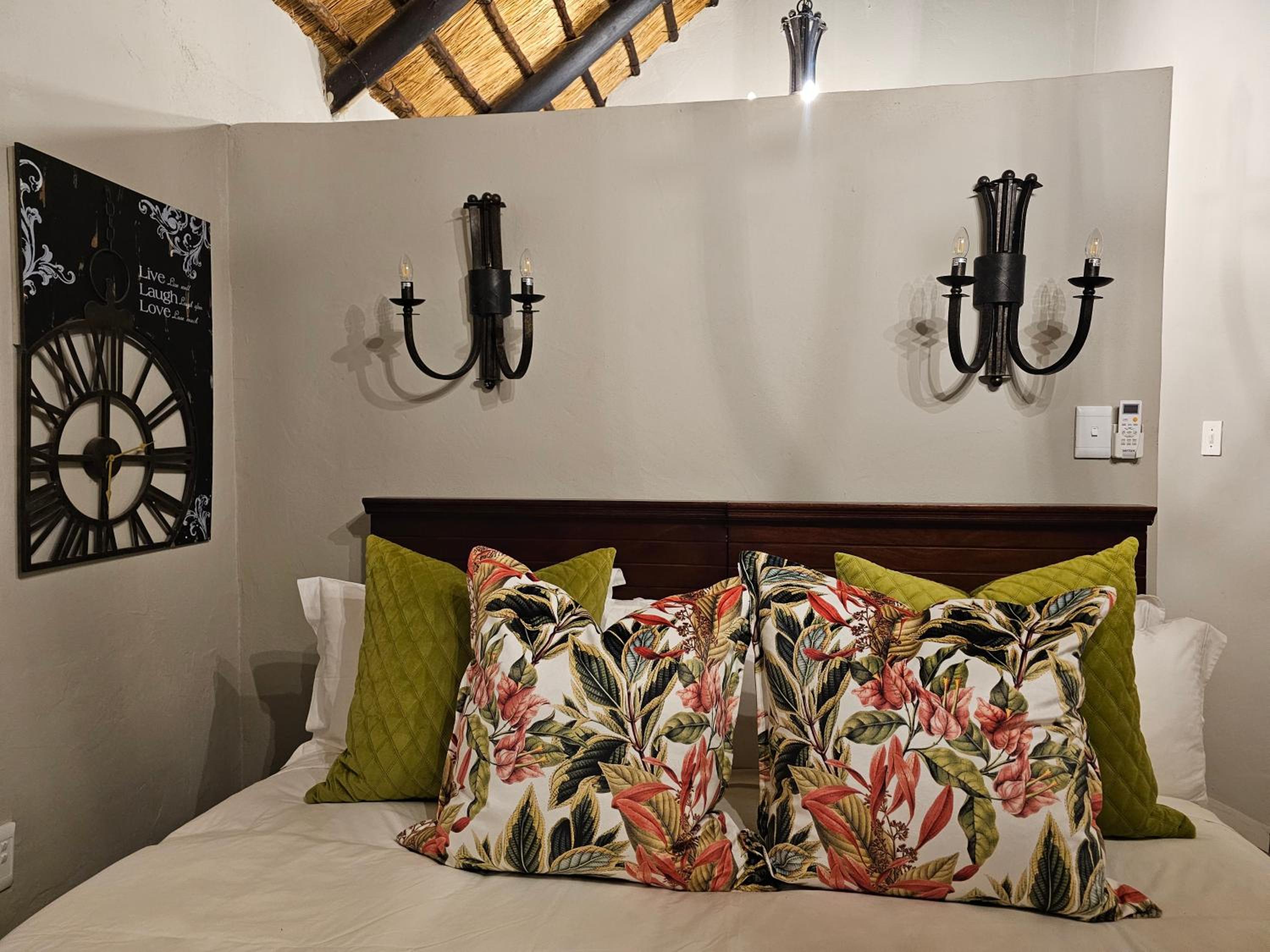 Standard King Room photo 3