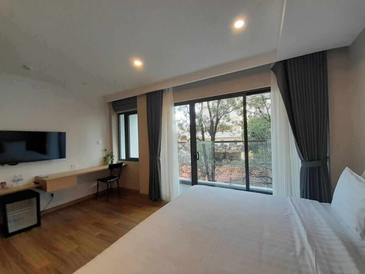 King Room with Balcony