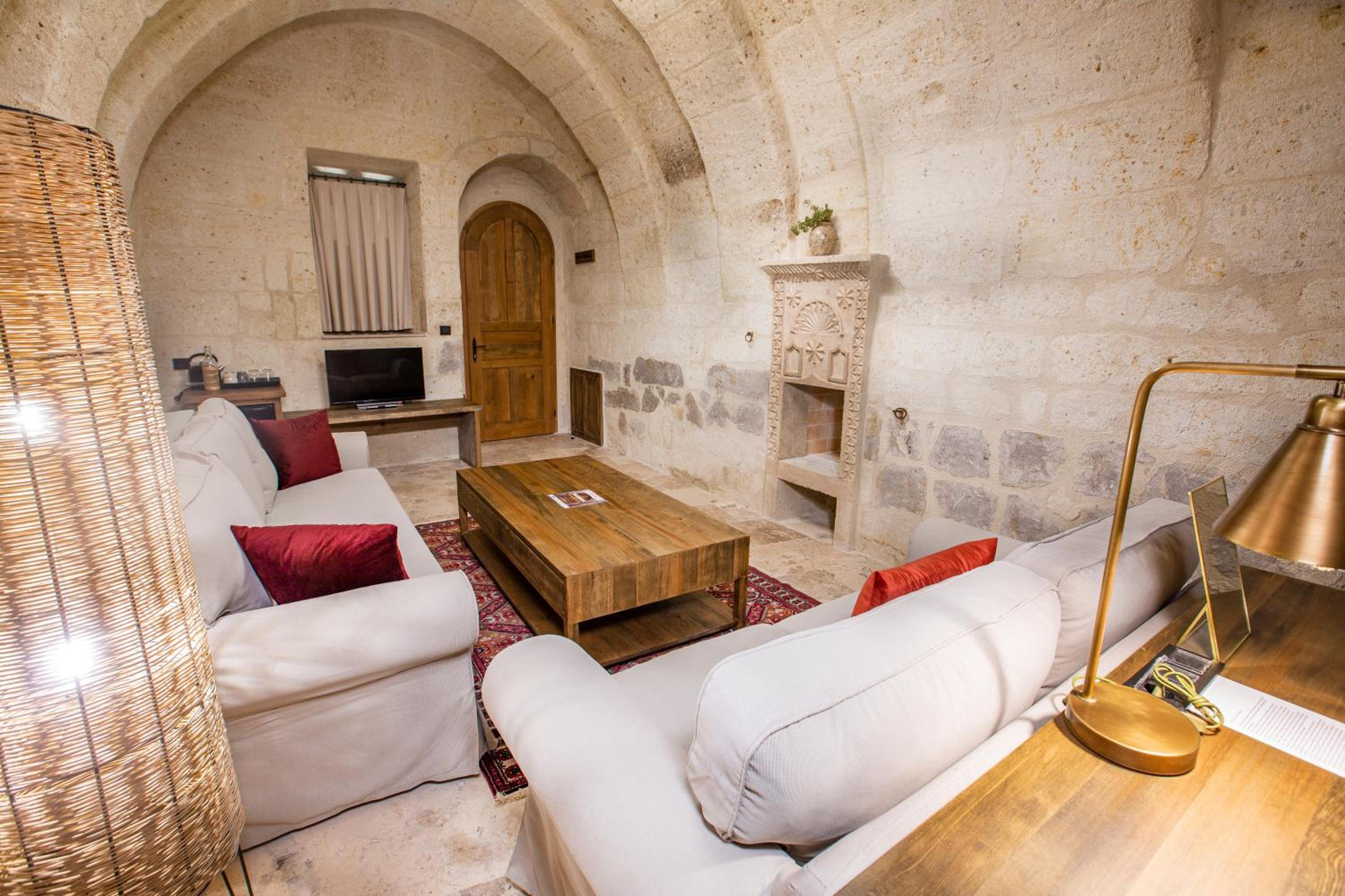 Suite - Photo 20