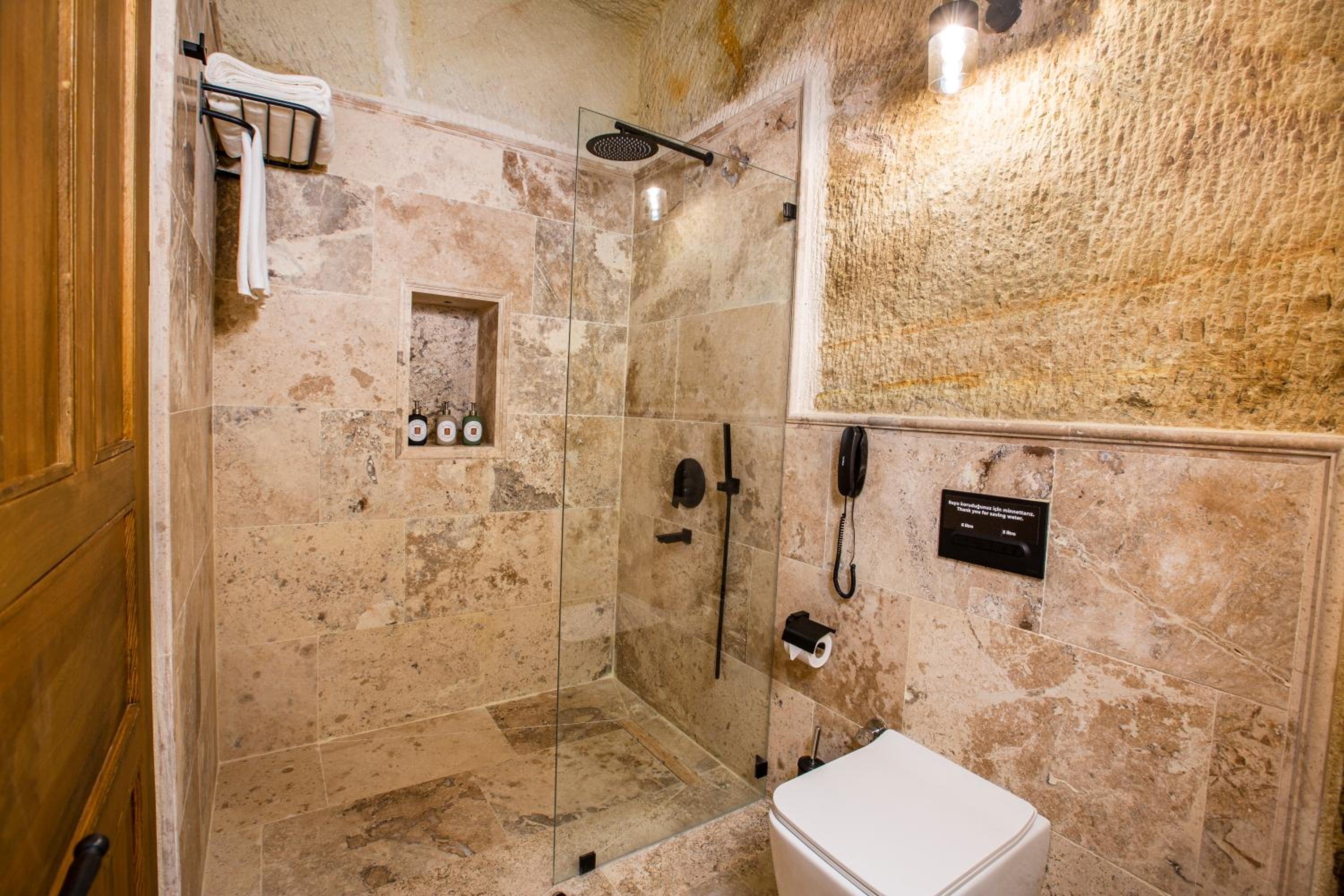 Suite - Photo 8