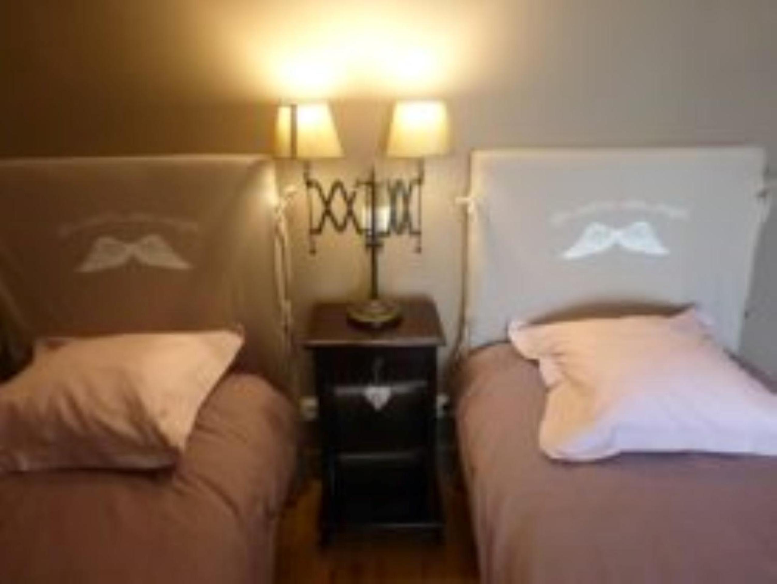 Deluxe Twin Room - Photo 3