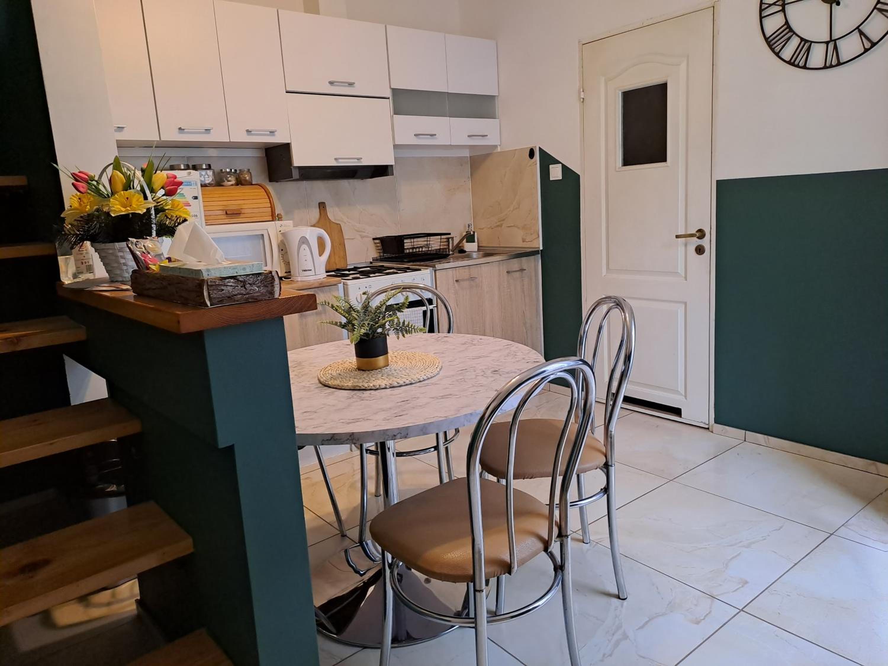 Two-Bedroom Apartment - Photo 9
