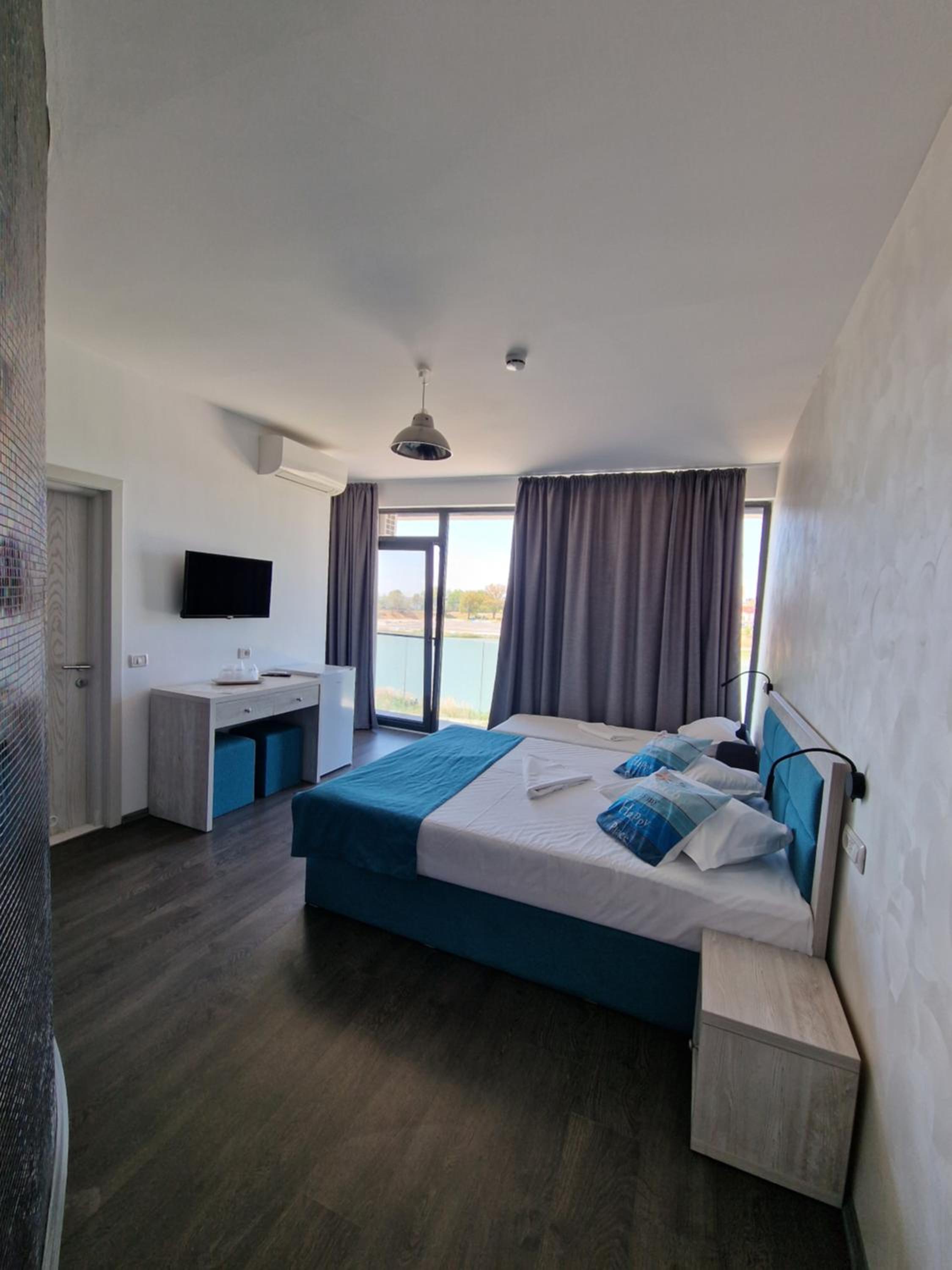 Deluxe Double Room with Extra Bed photo 1