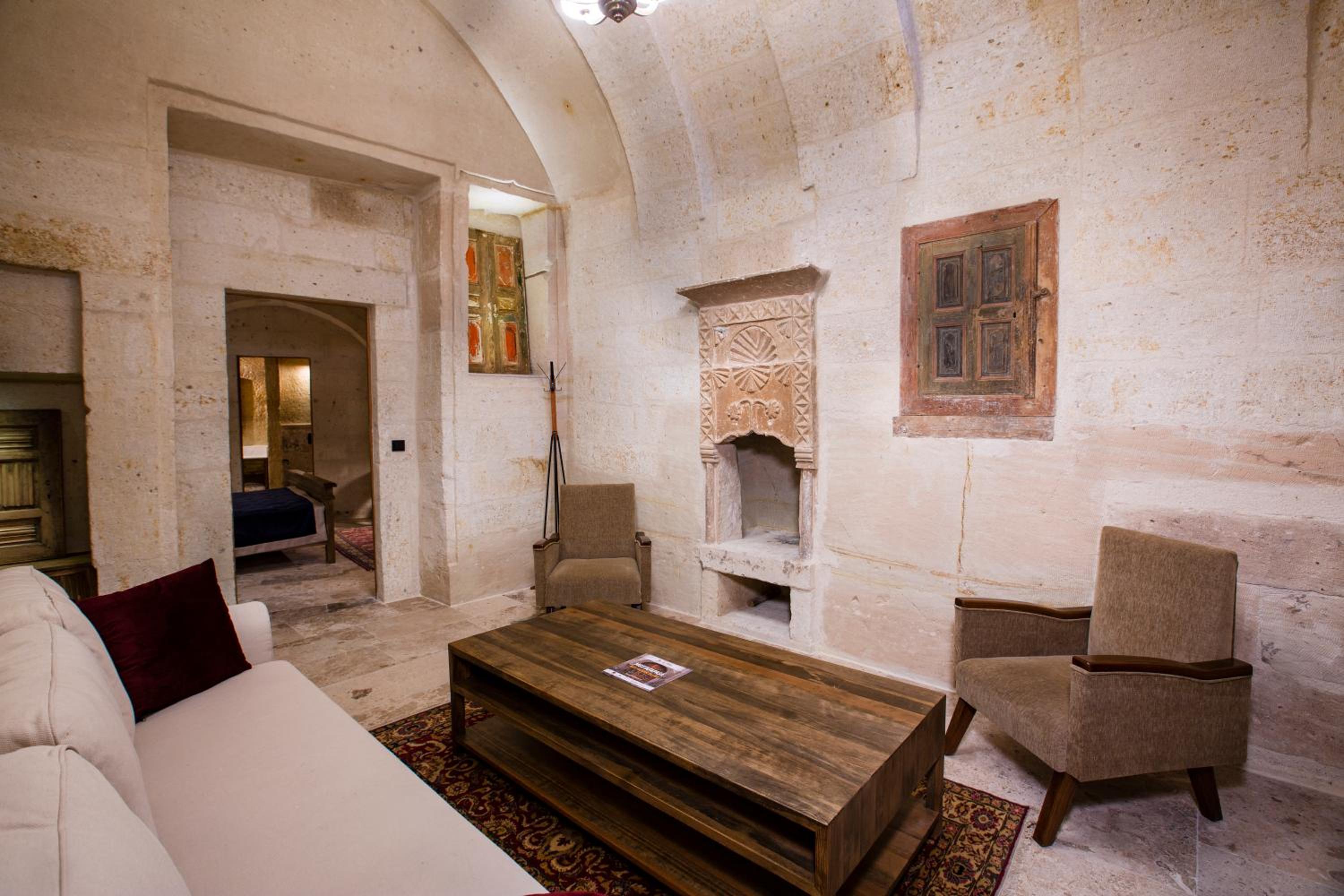 Suite - Photo 3