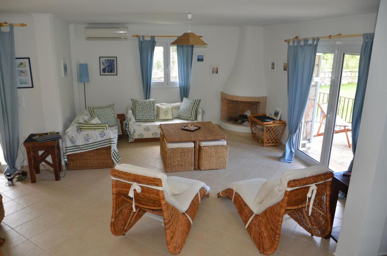 Three-Bedroom Villa photo 1