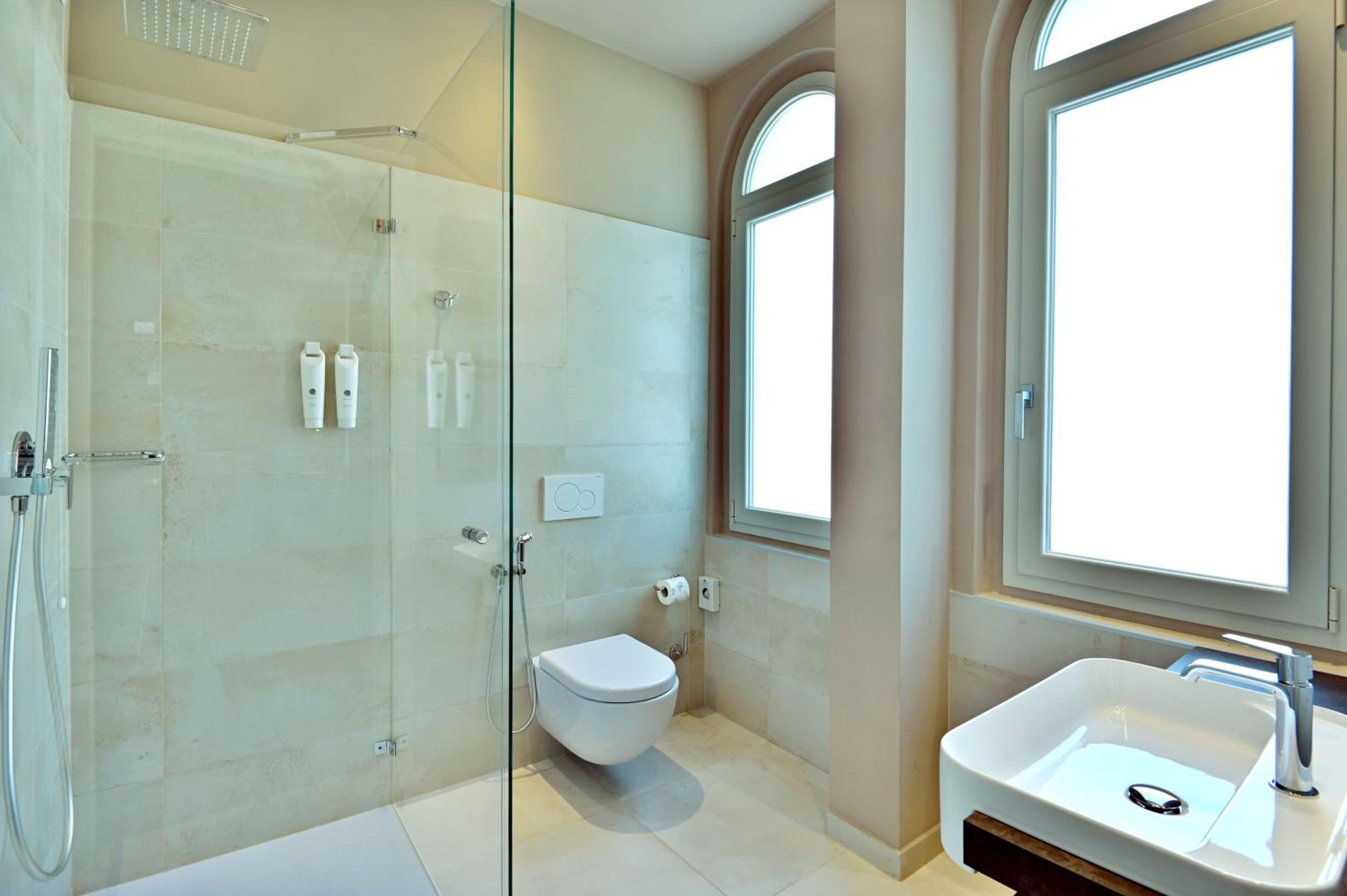 Double or Twin Room with Shower photo 2