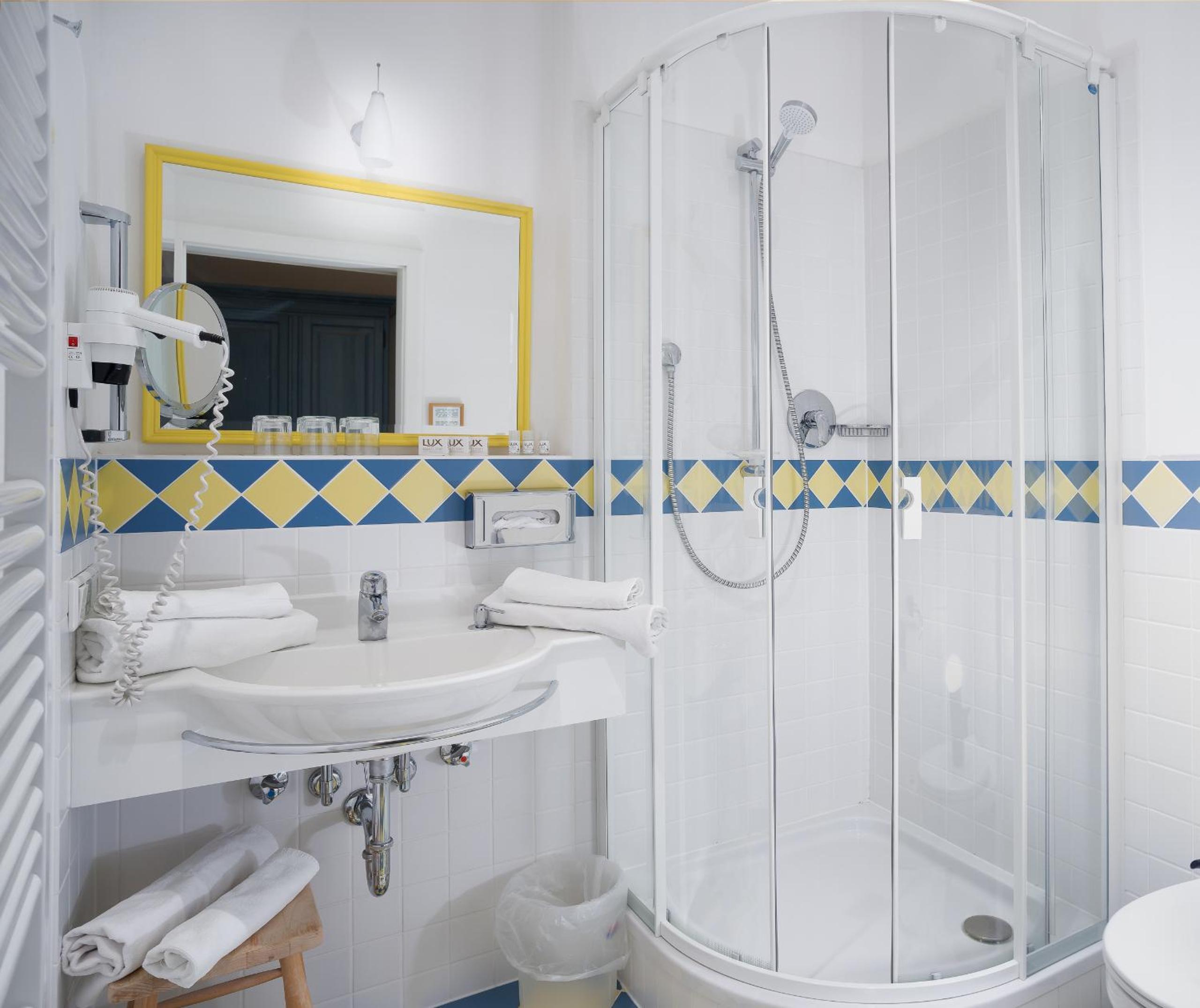 Double Room with Private Bathroom photo 2