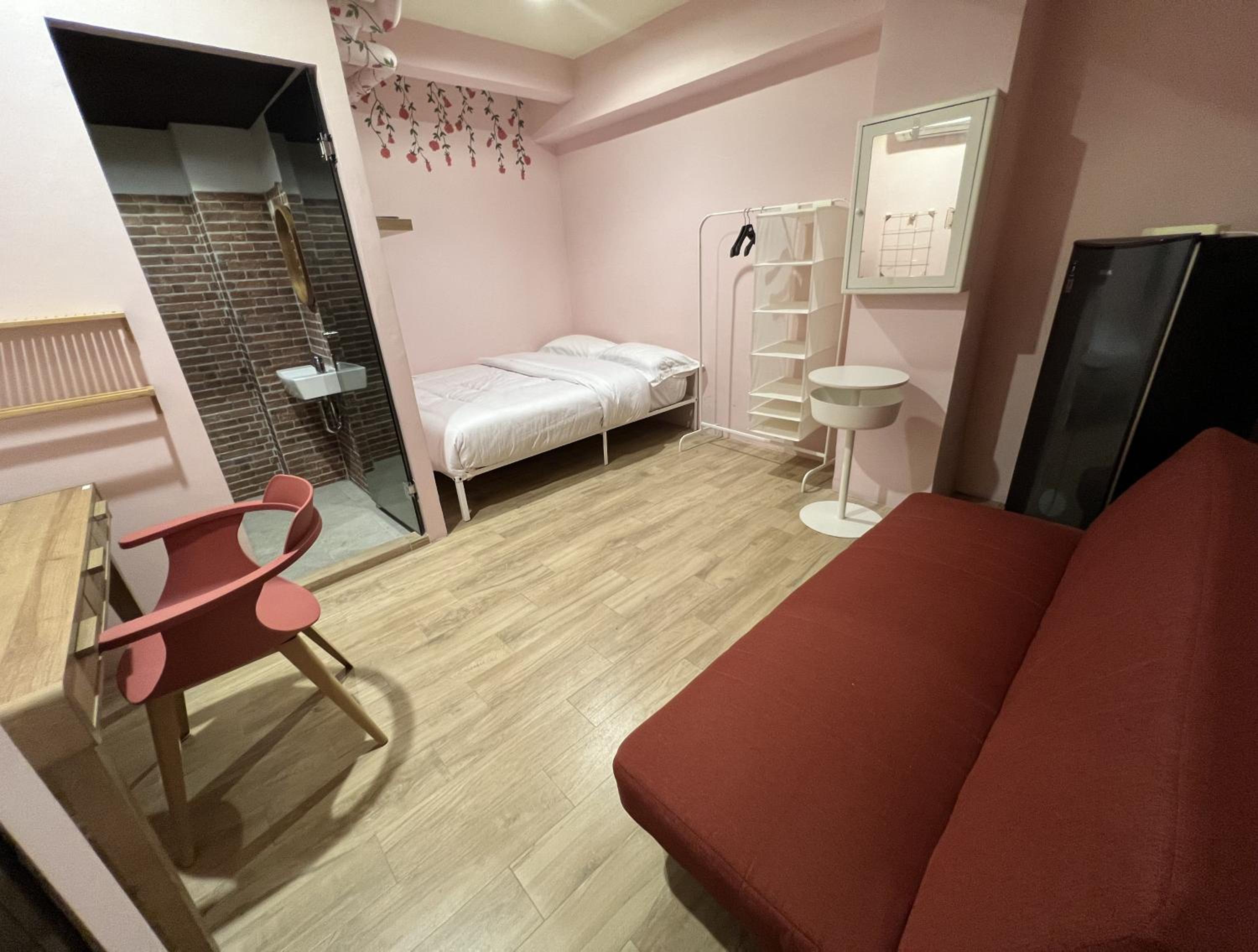 Queen Room - Photo 10