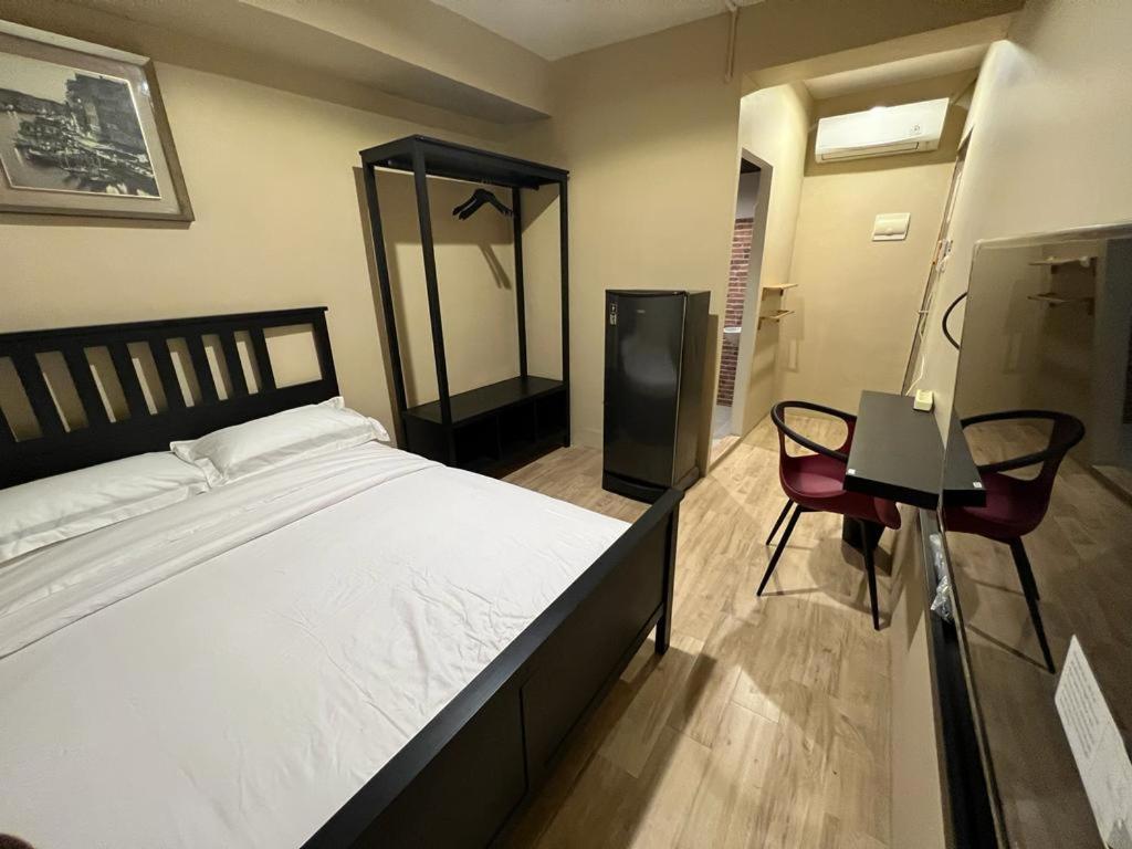 Queen Room - Photo 5