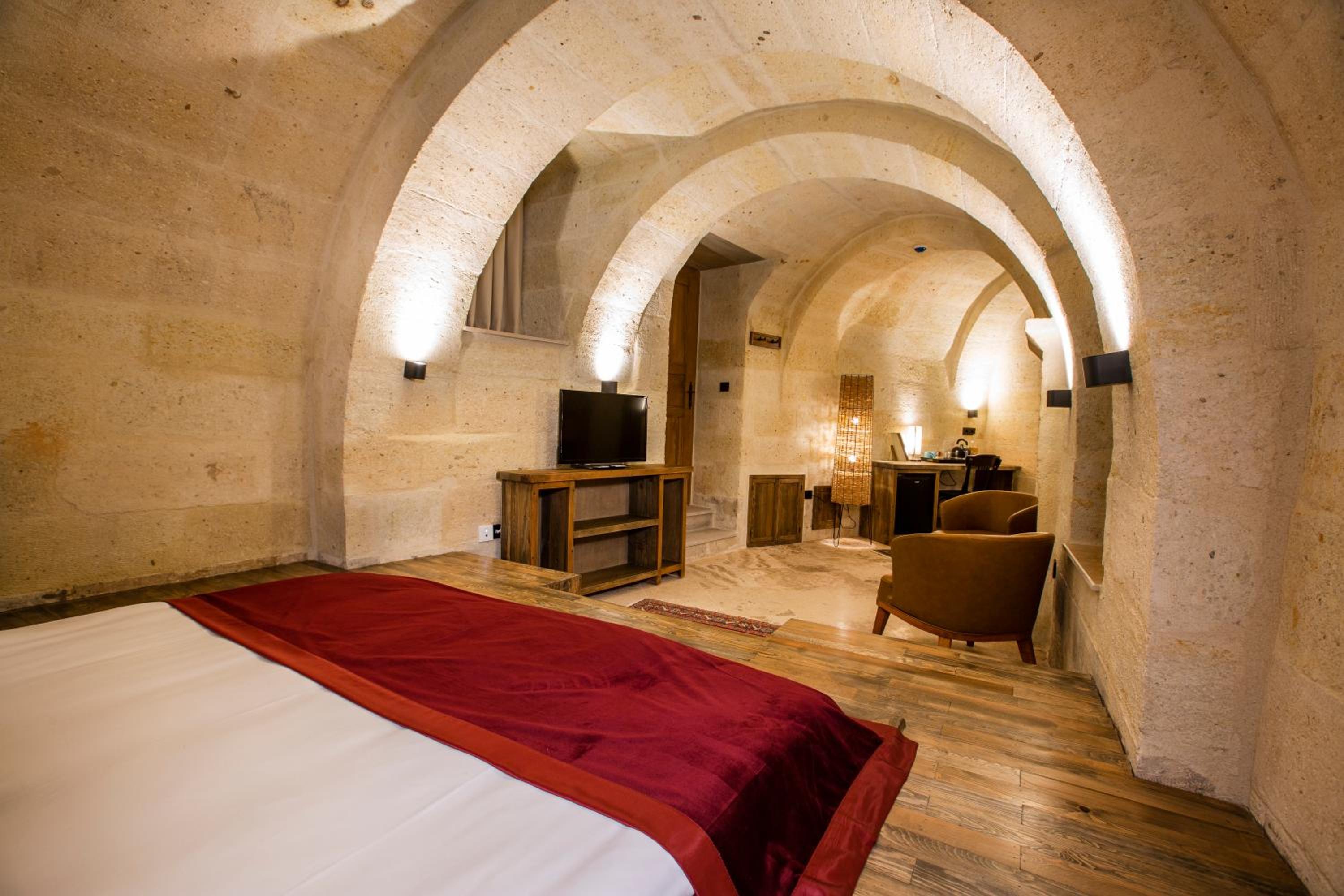 Deluxe Room - Photo 9