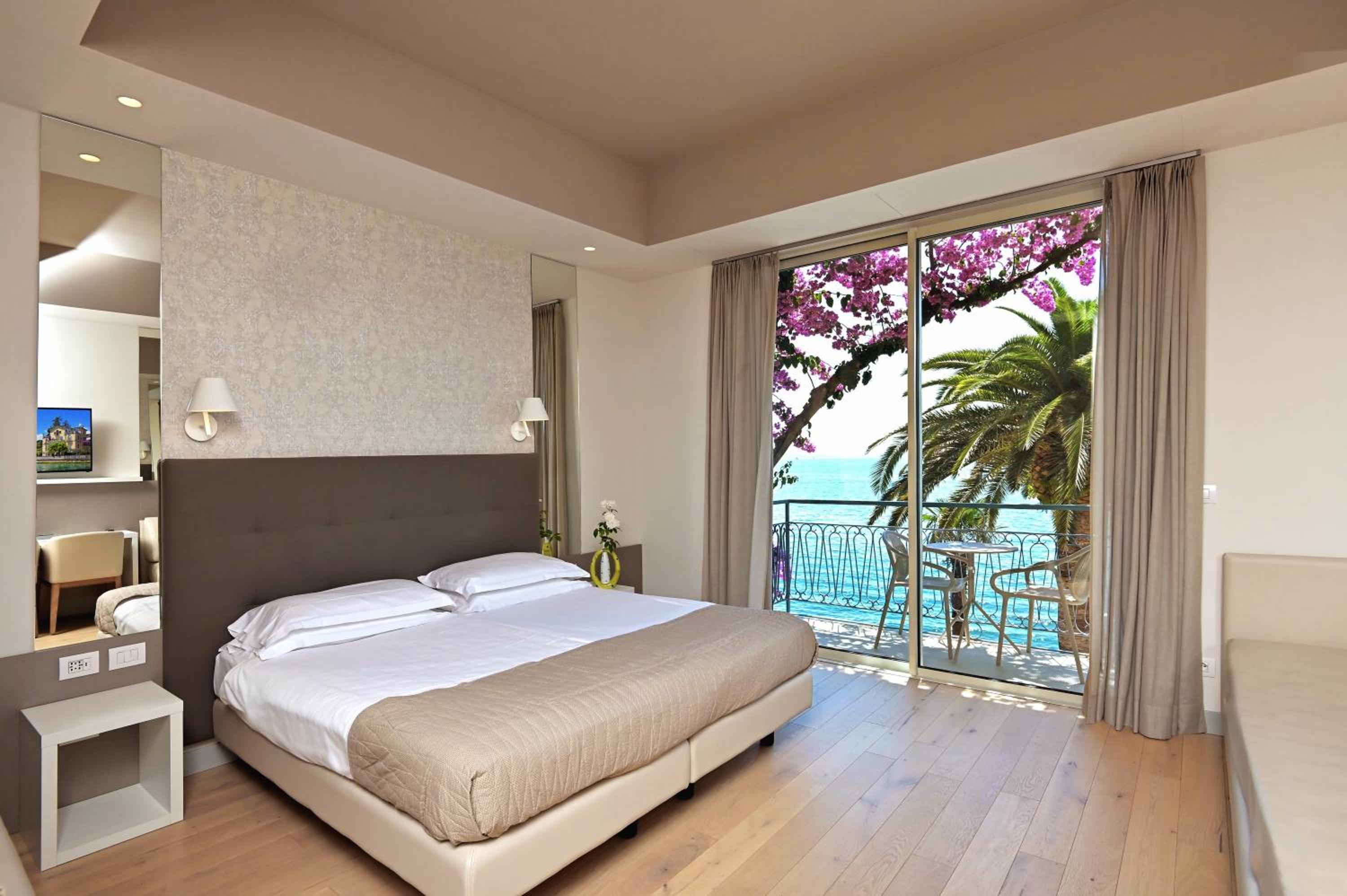 Superior Triple Room with Lake View