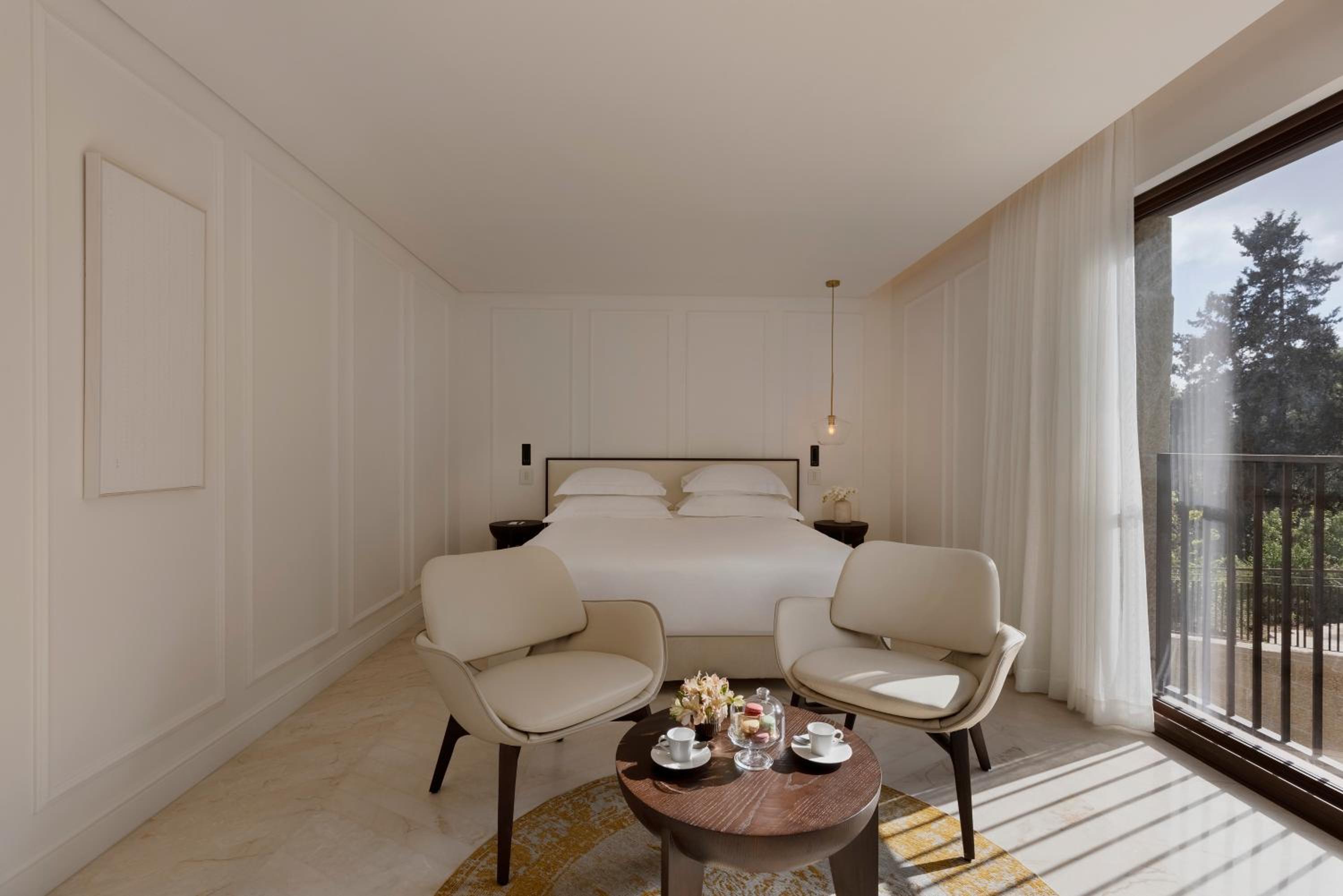 Deluxe Room with One King Bed or Twin Beds - Photo 6