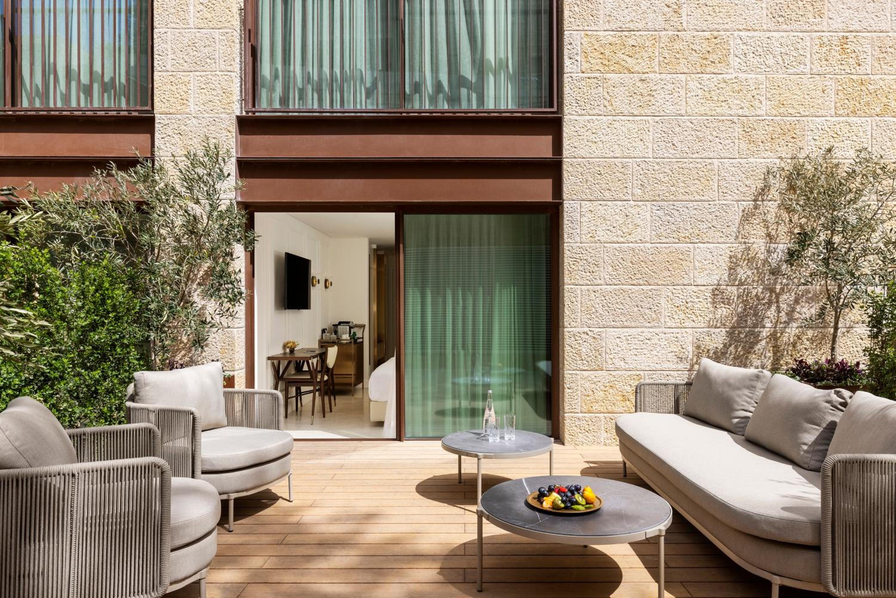 Terrace Room with One King Bed or Twin Beds - Garden Side - Photo 8