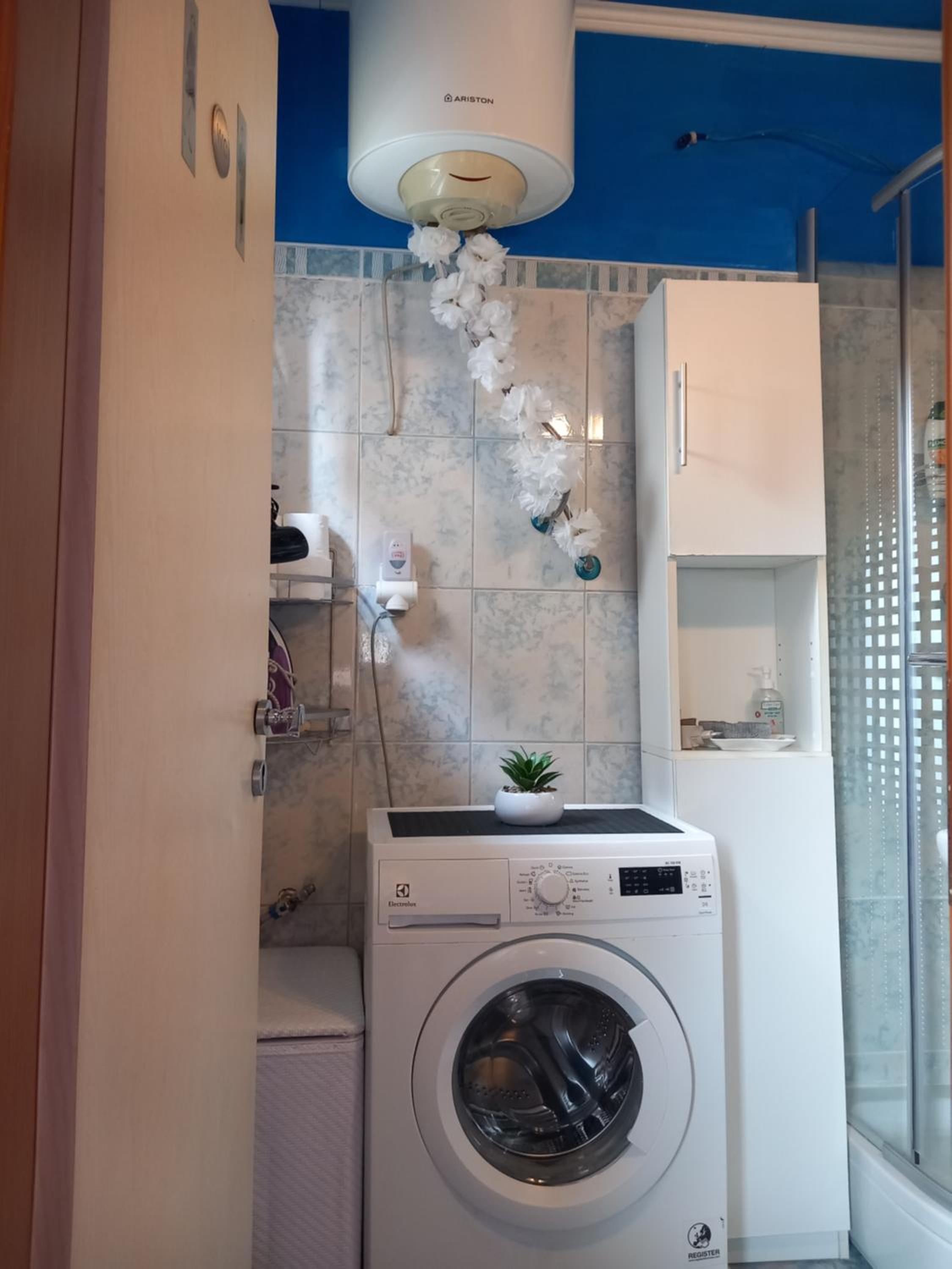 Two-Bedroom Apartment - Photo 16