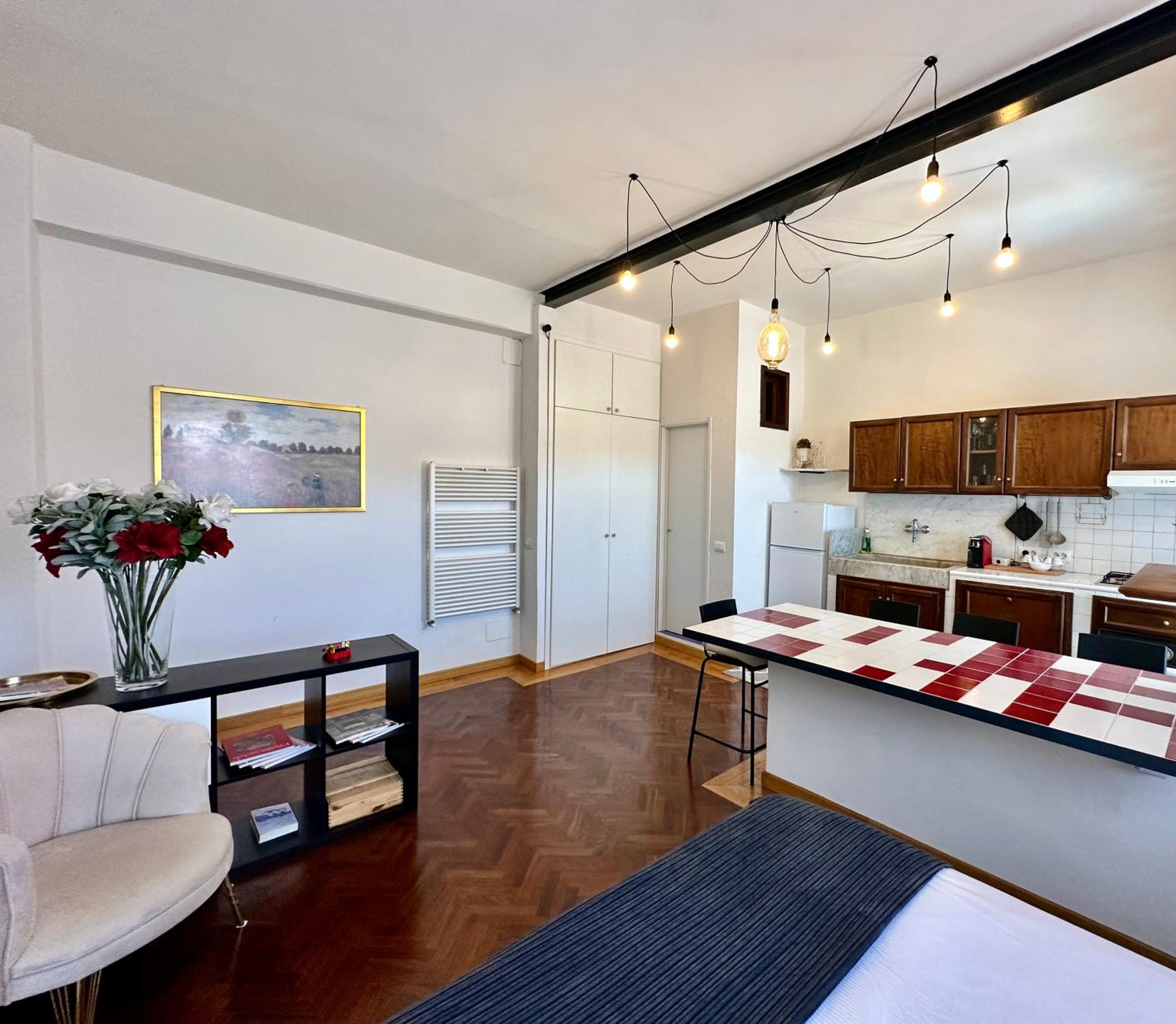 One-Bedroom Apartment photo 3