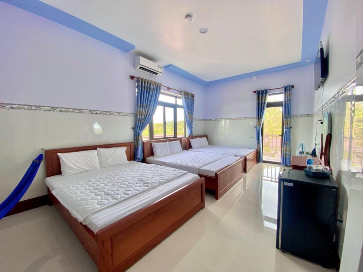Family Room with Balcony photo 1