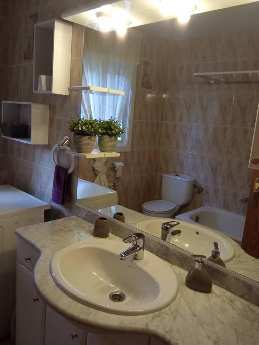 Three-Bedroom House photo 2