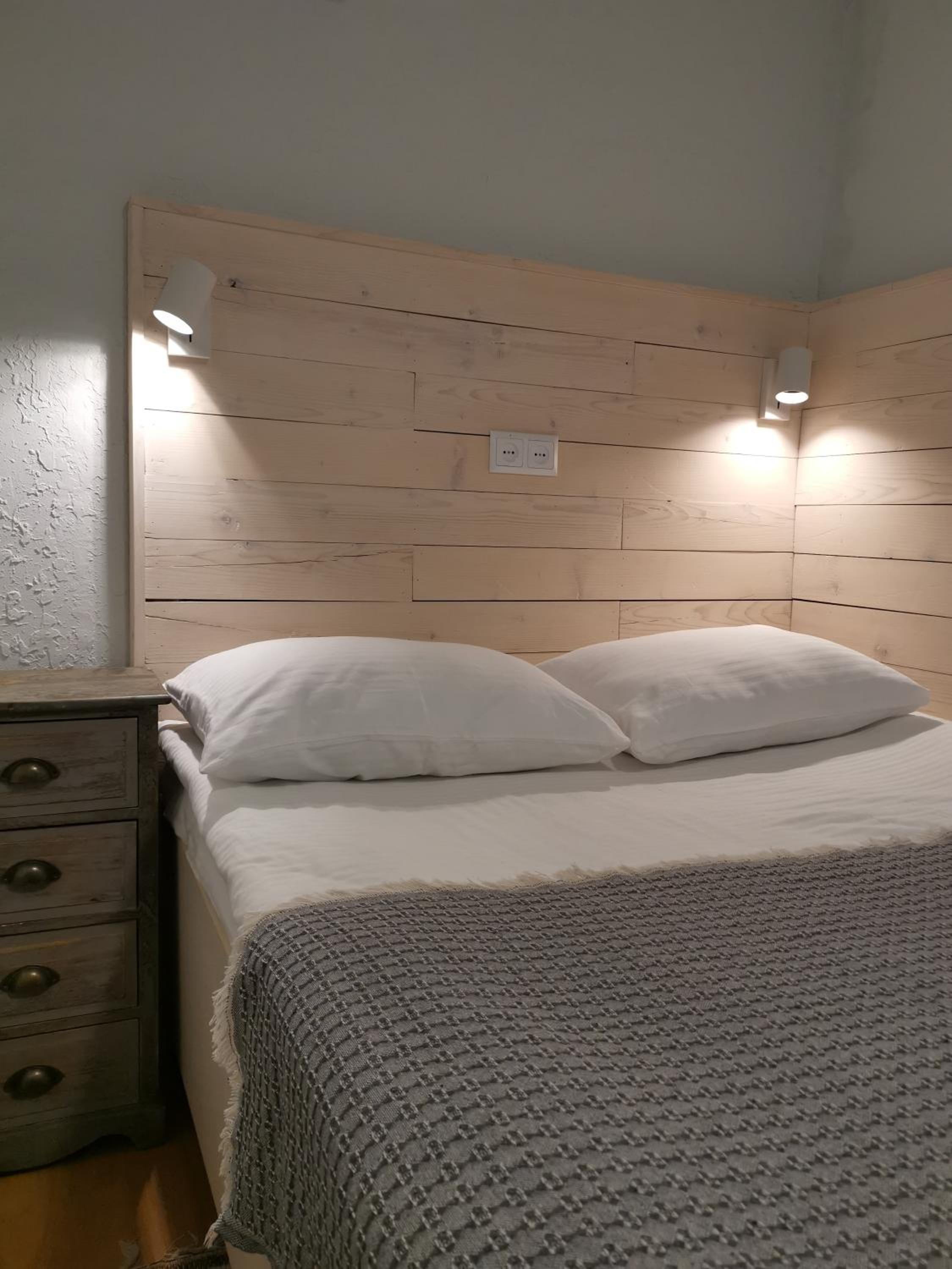 Small Double Room - Photo 3