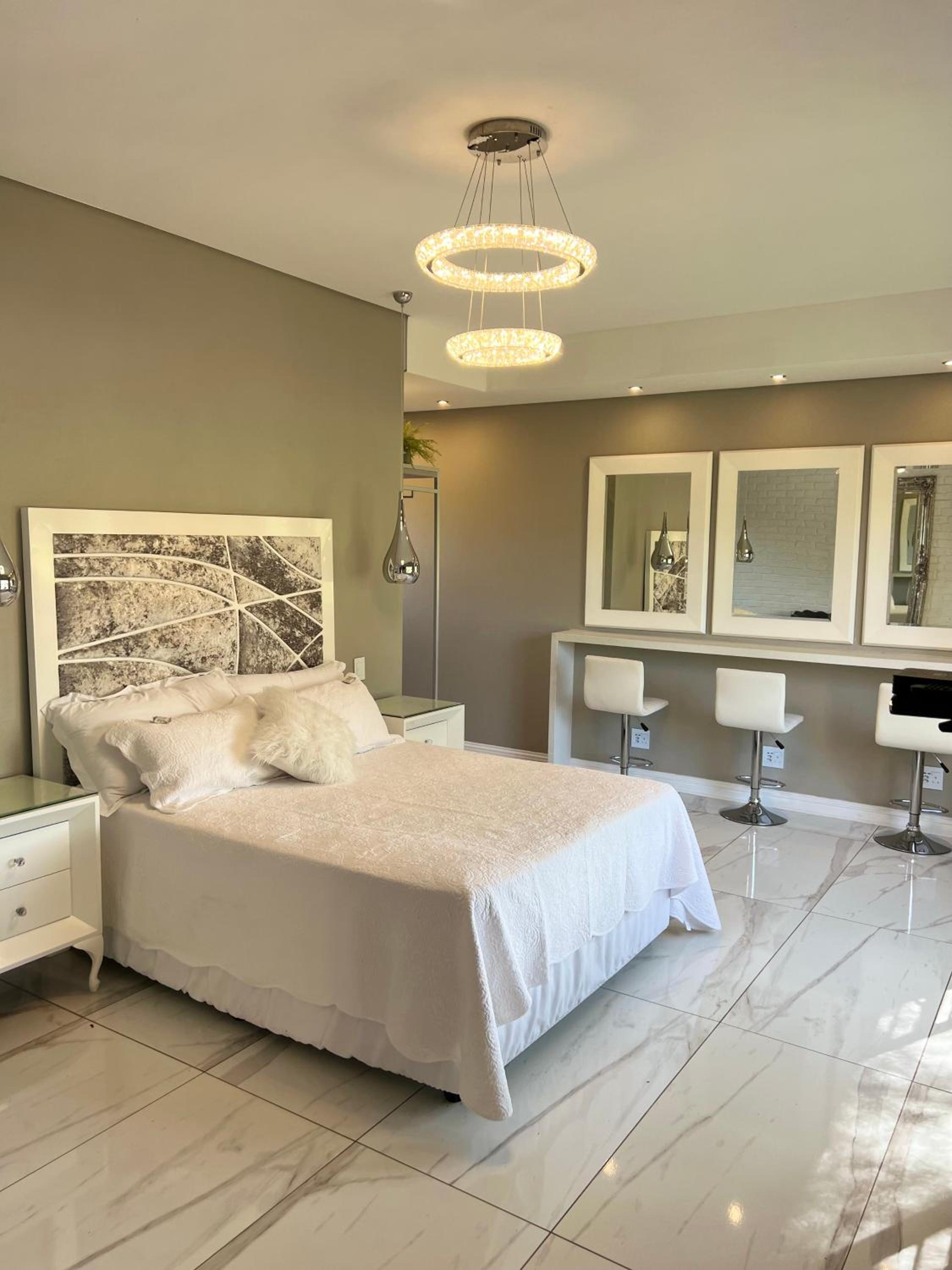 Double Room with Lake View - Photo 10