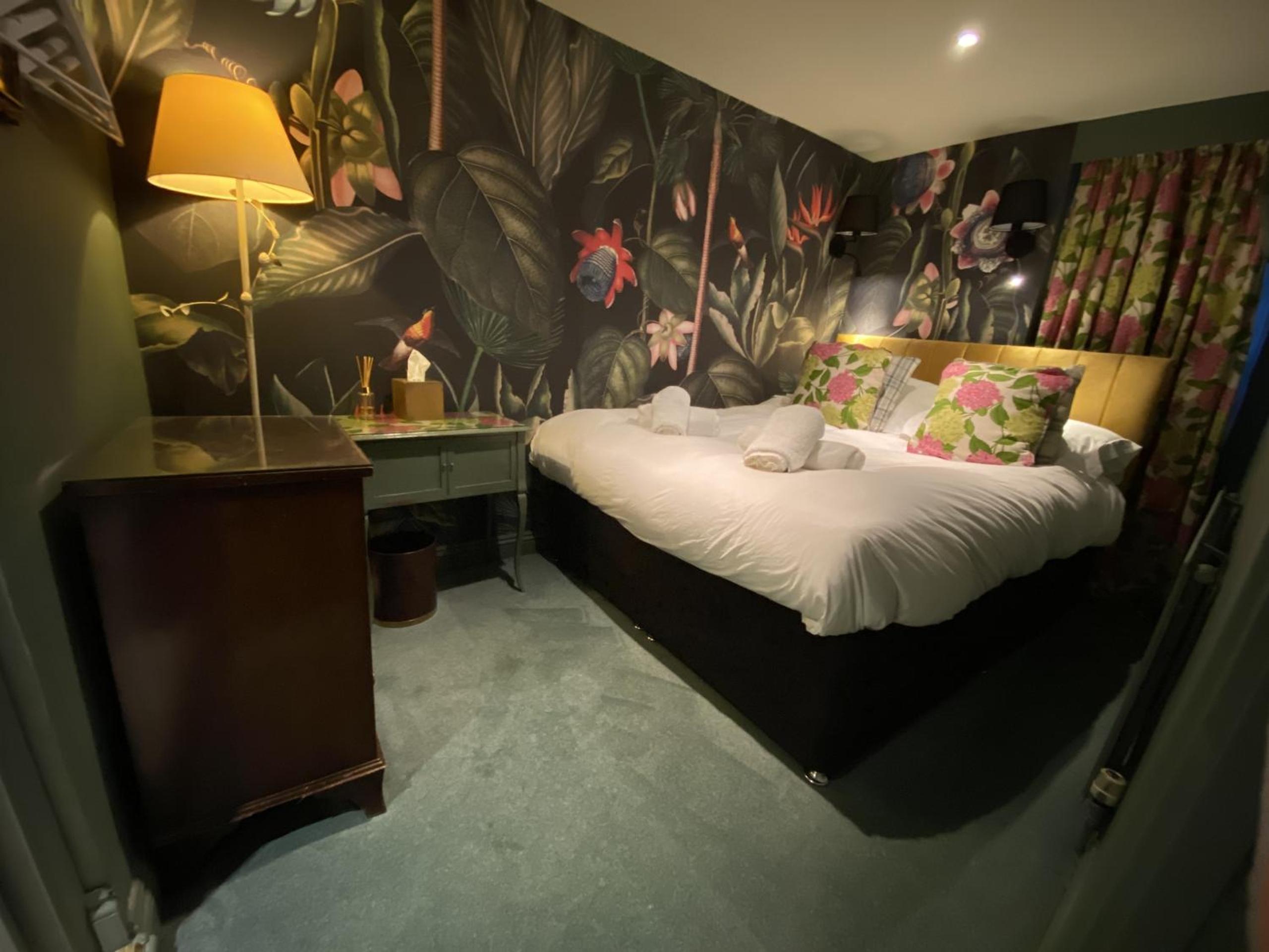 Four-Bedroom House - Photo 17