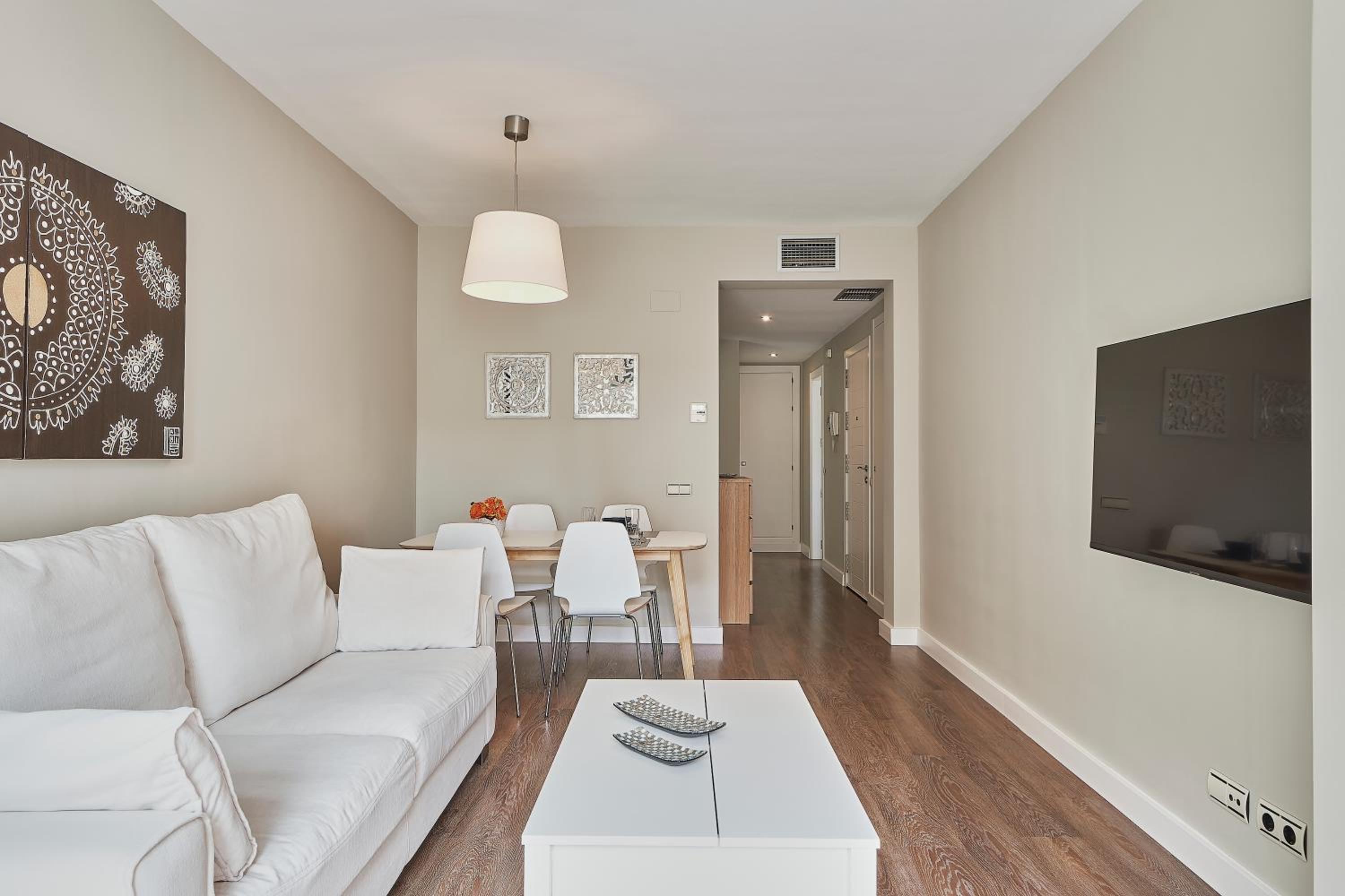 One-Bedroom Apartment photo 3