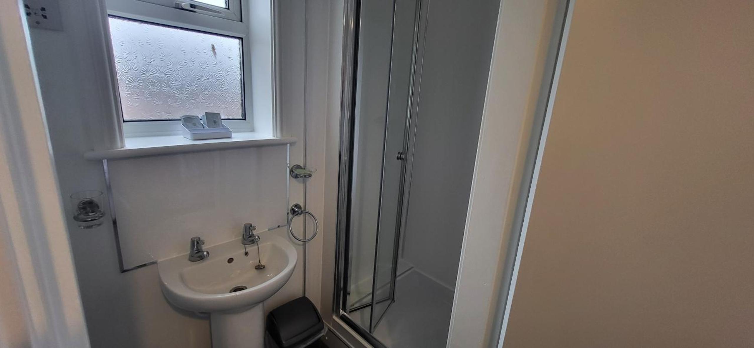 Triple Room with Shower photo 3