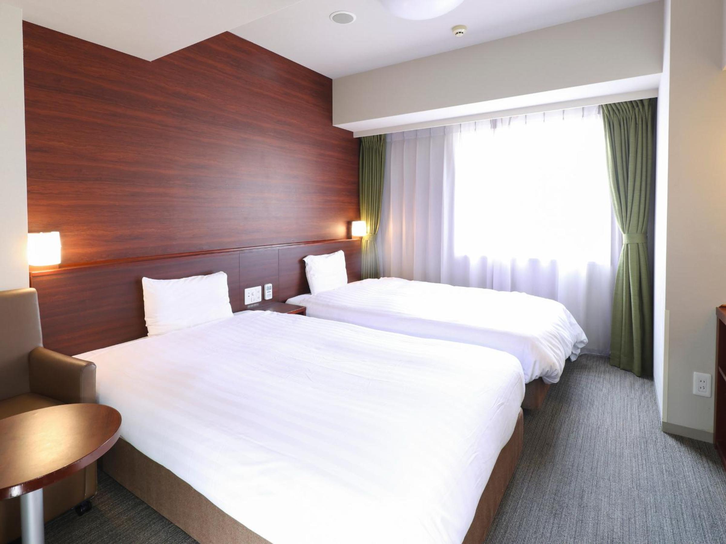 Room Selected at Check-In (No choice of bed preference)