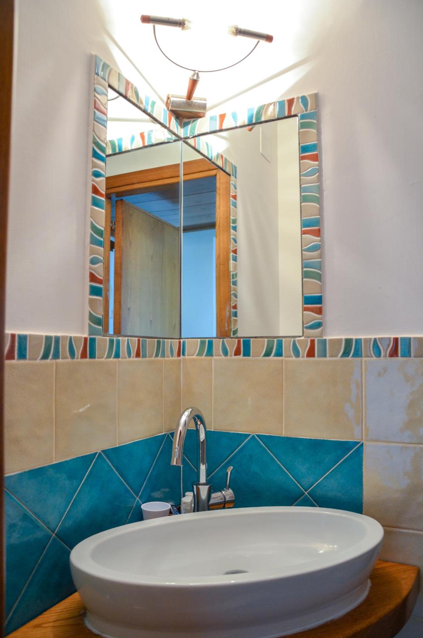 Double Room with Private Bathroom - Photo 23
