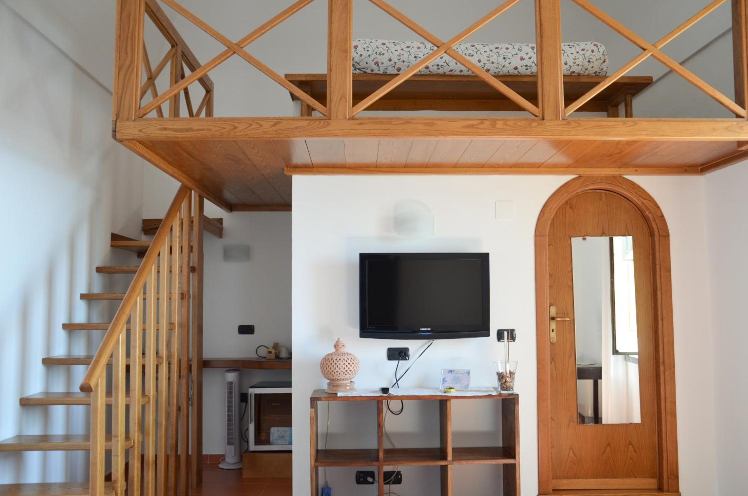 Double Room with Private Bathroom - Photo 1