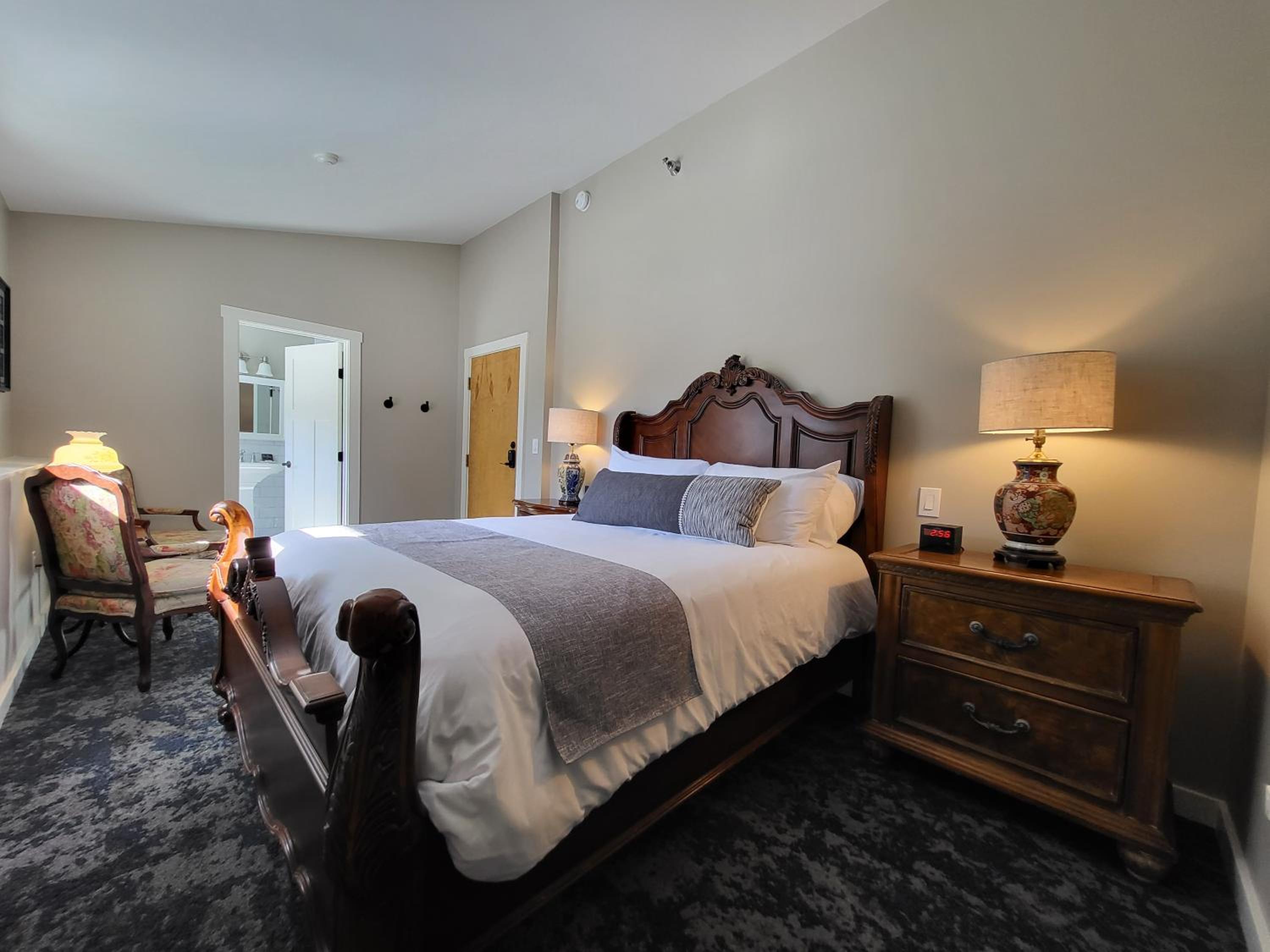 Queen Room - Photo 1