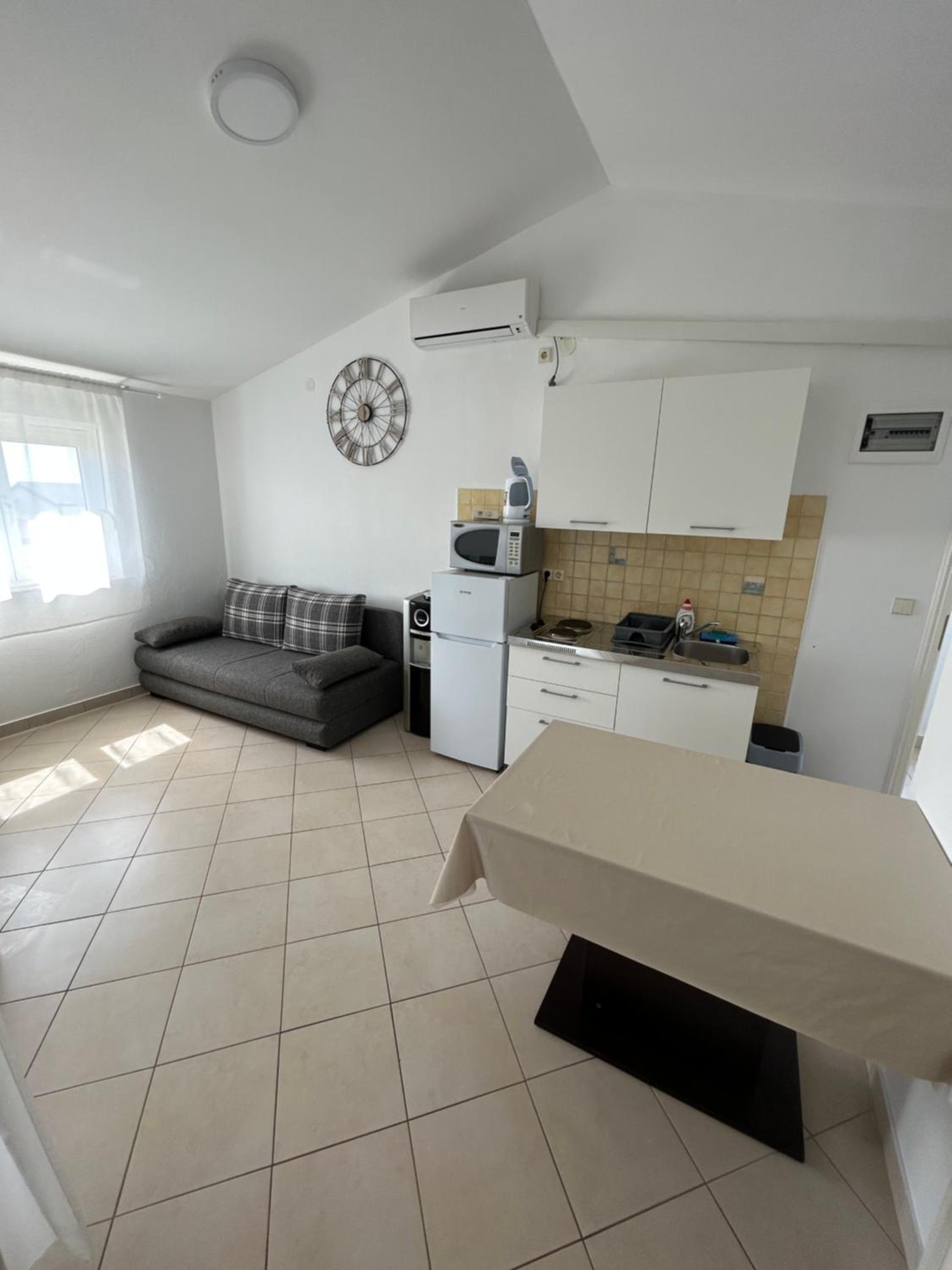 One-Bedroom Apartment with Sea View