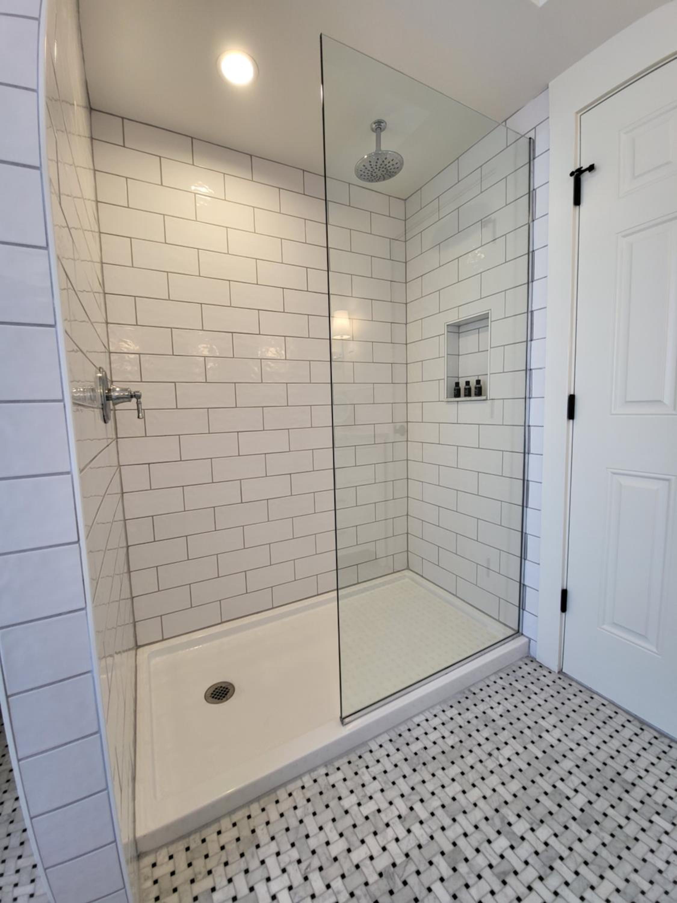 King Suite - Photo 6