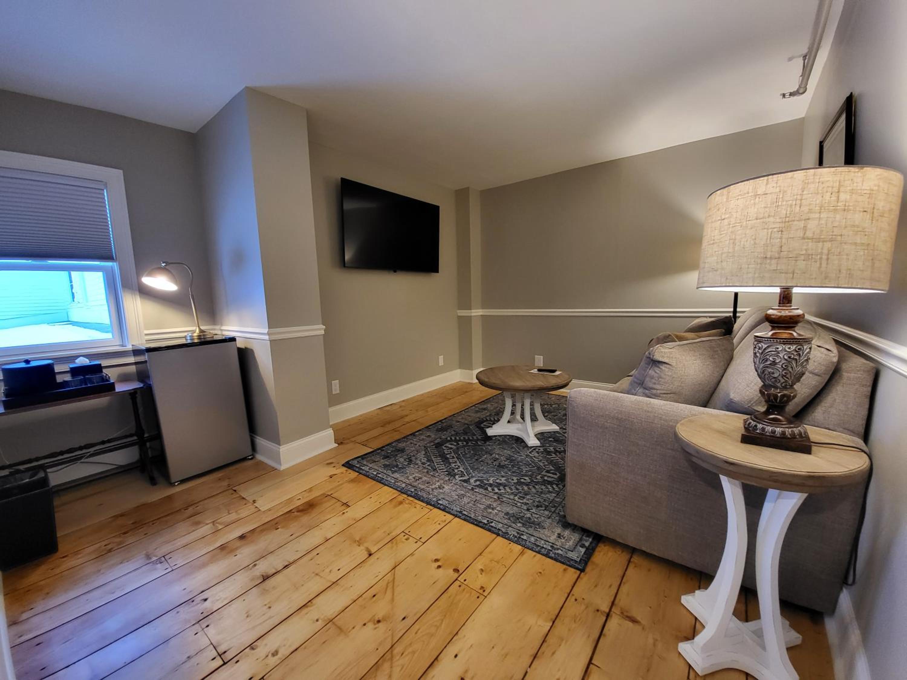 King Suite - Photo 4