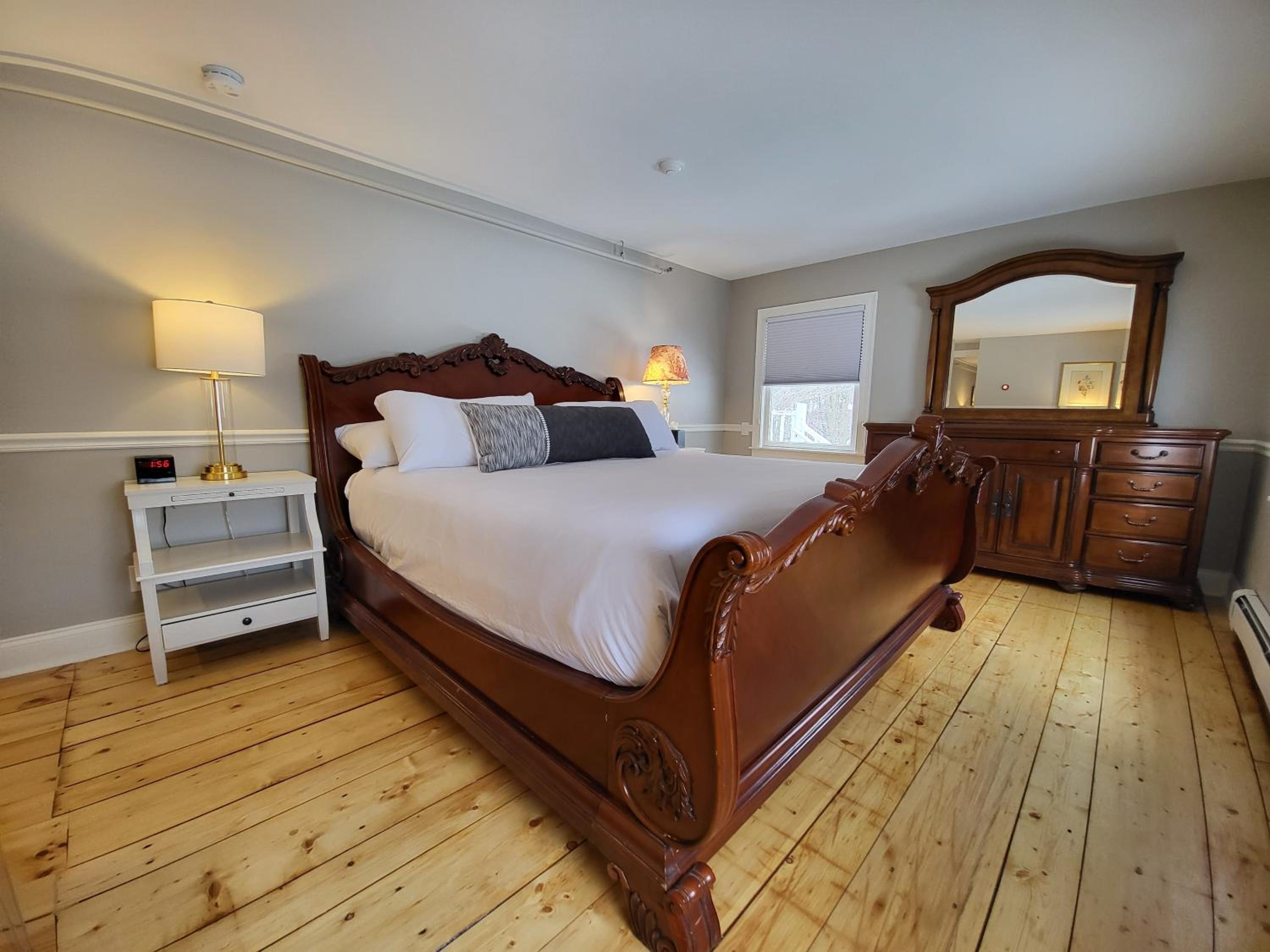 King Suite - Photo 5