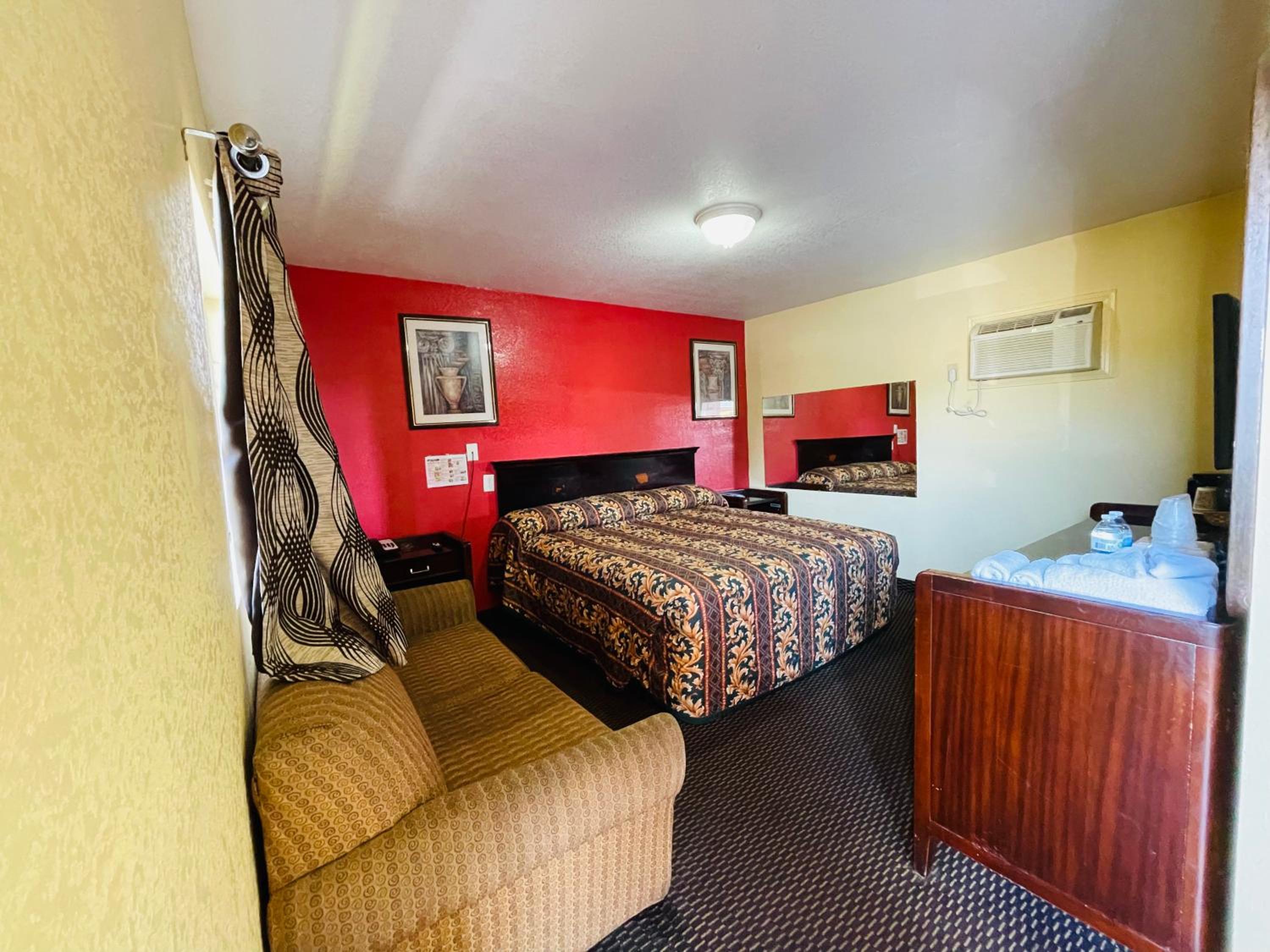 Deluxe King Room - Photo 2