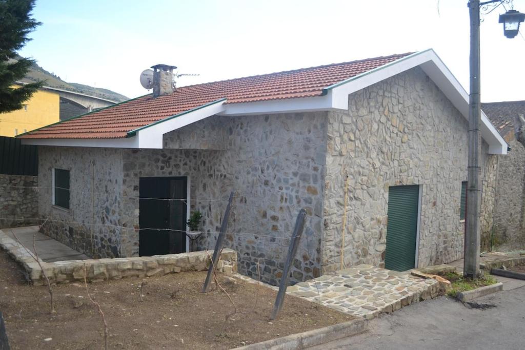 Three-Bedroom House photo 2
