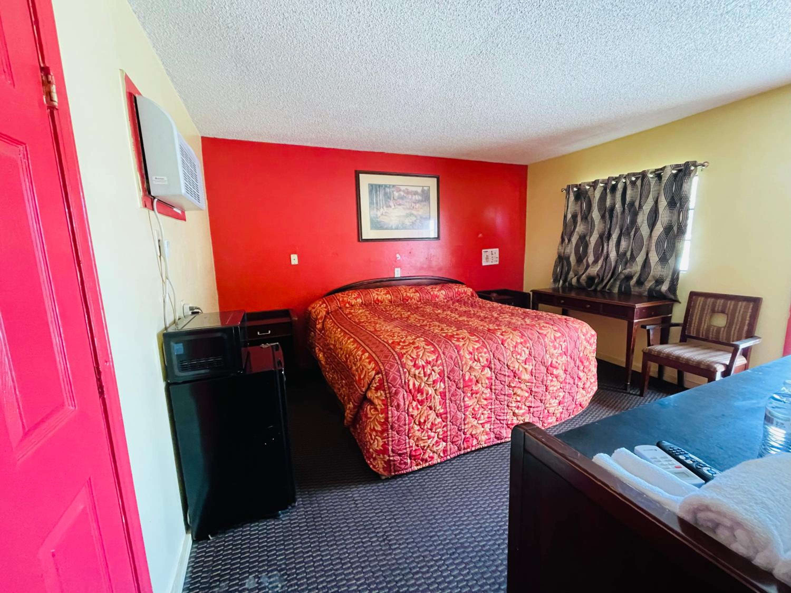 Deluxe King Room - Photo 6