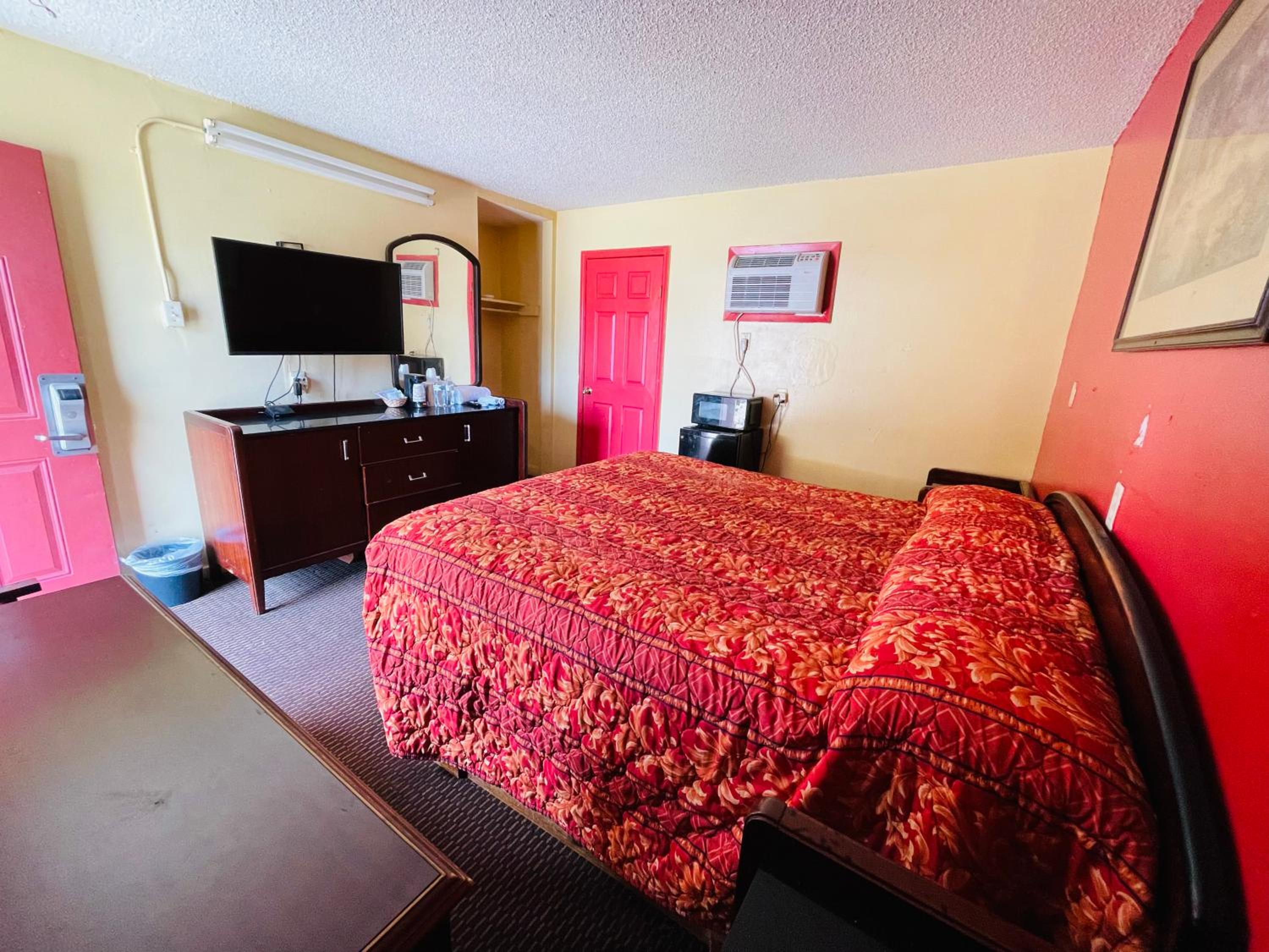 Deluxe King Room - Photo 5