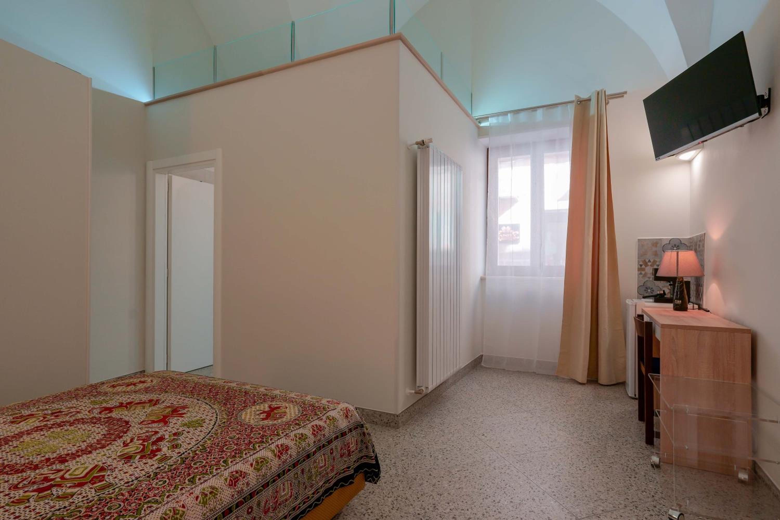 Double Room with Private Bathroom photo 3