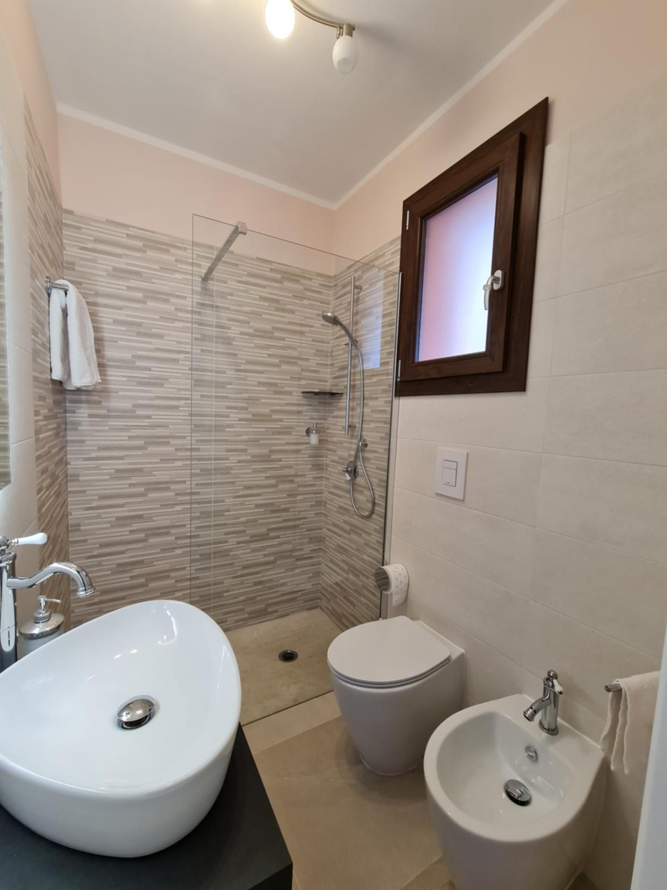 Deluxe Double Room with Balcony photo 3