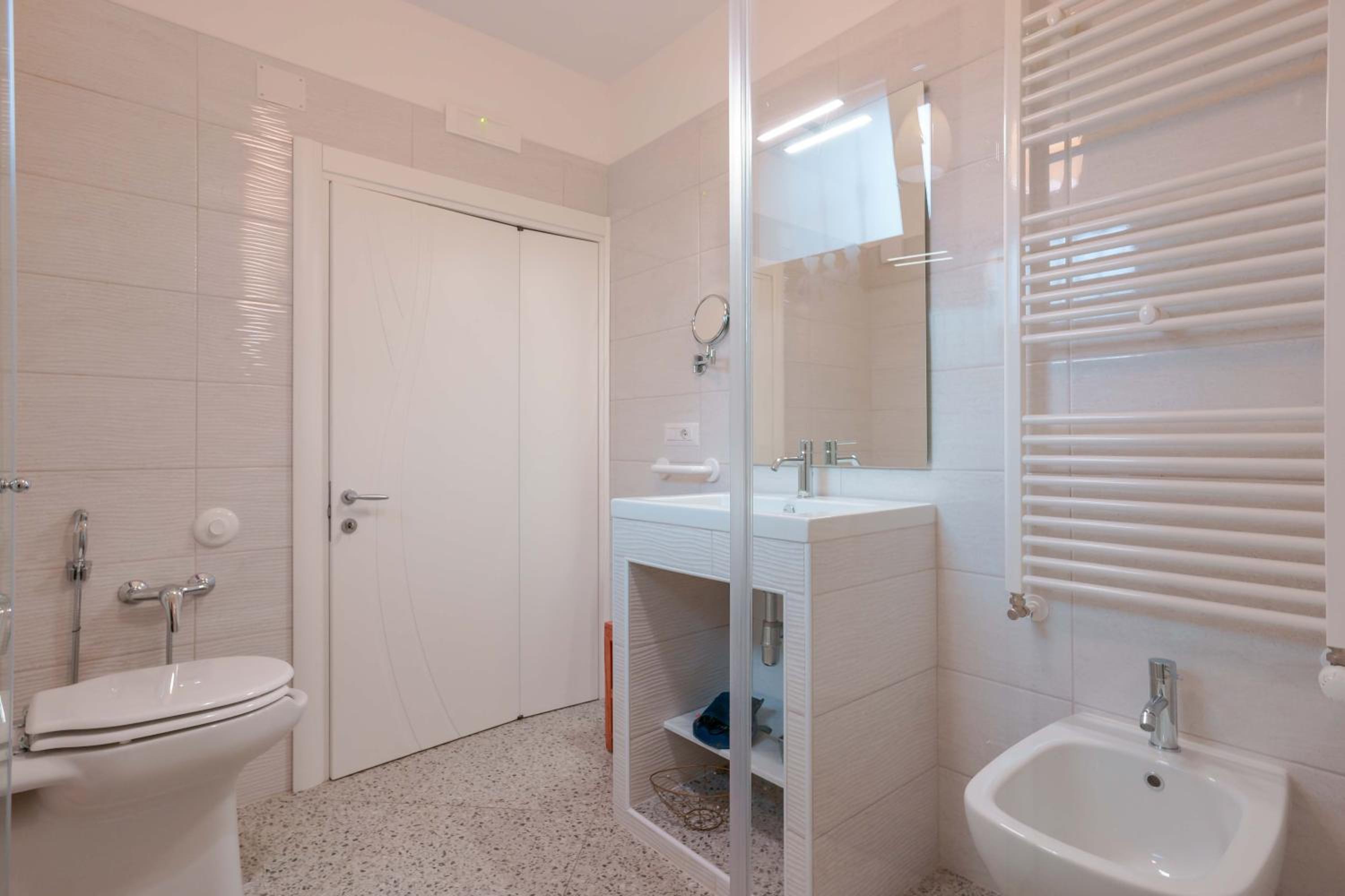 Double Room - Disability Access photo 3