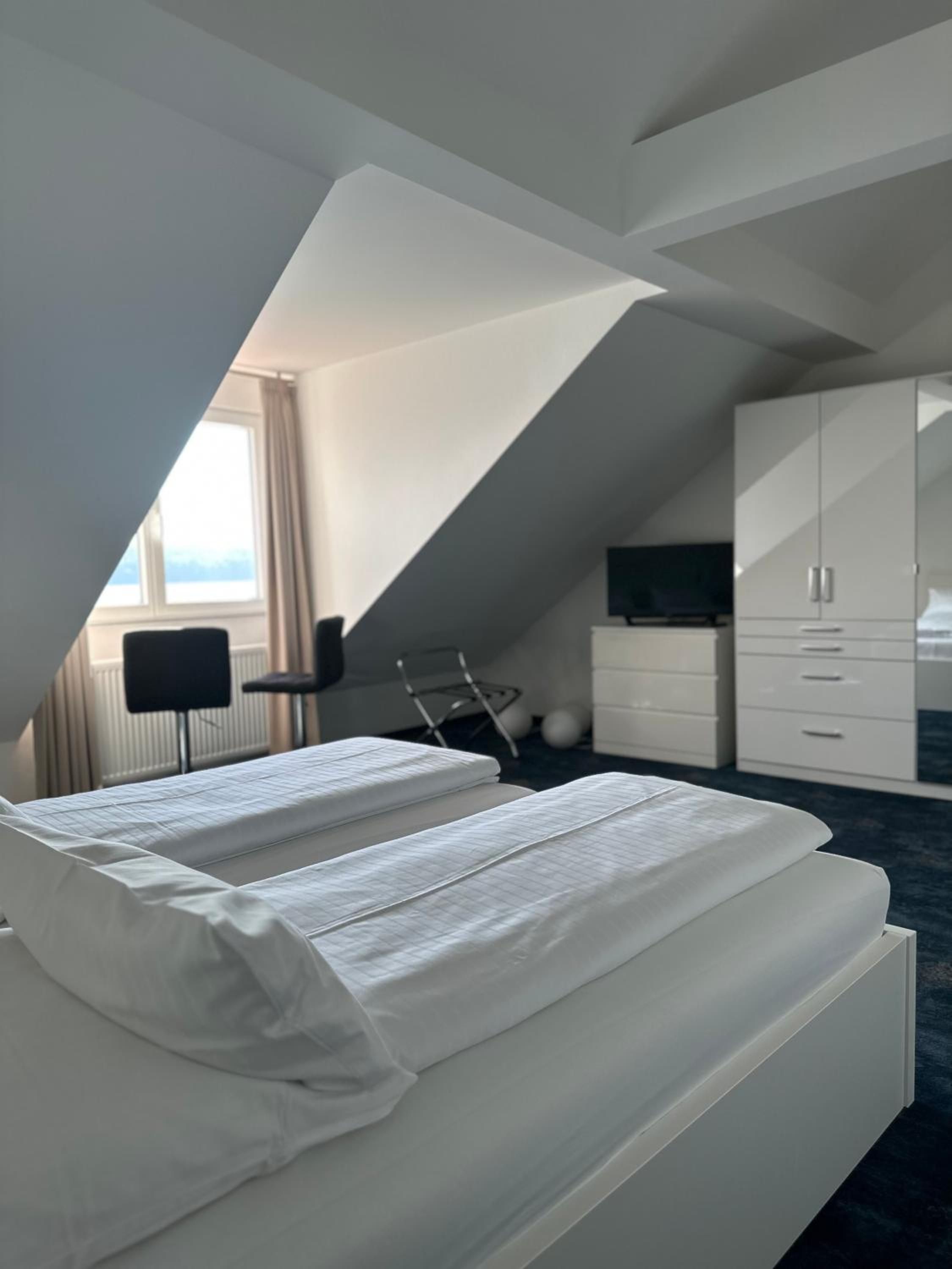 Suite with Lake View photo 3