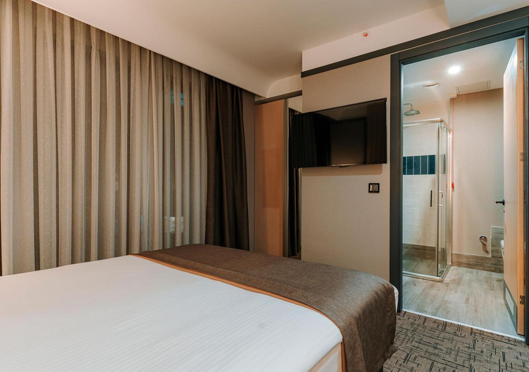 Standard Double Room with City View photo 1