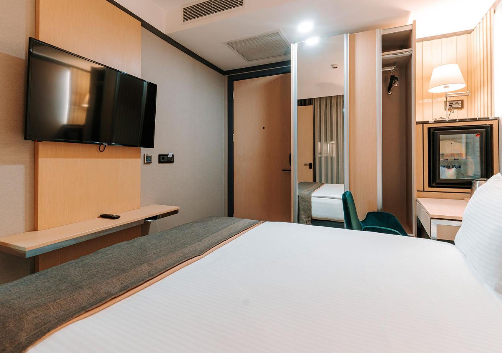 Economy Double Room photo 2