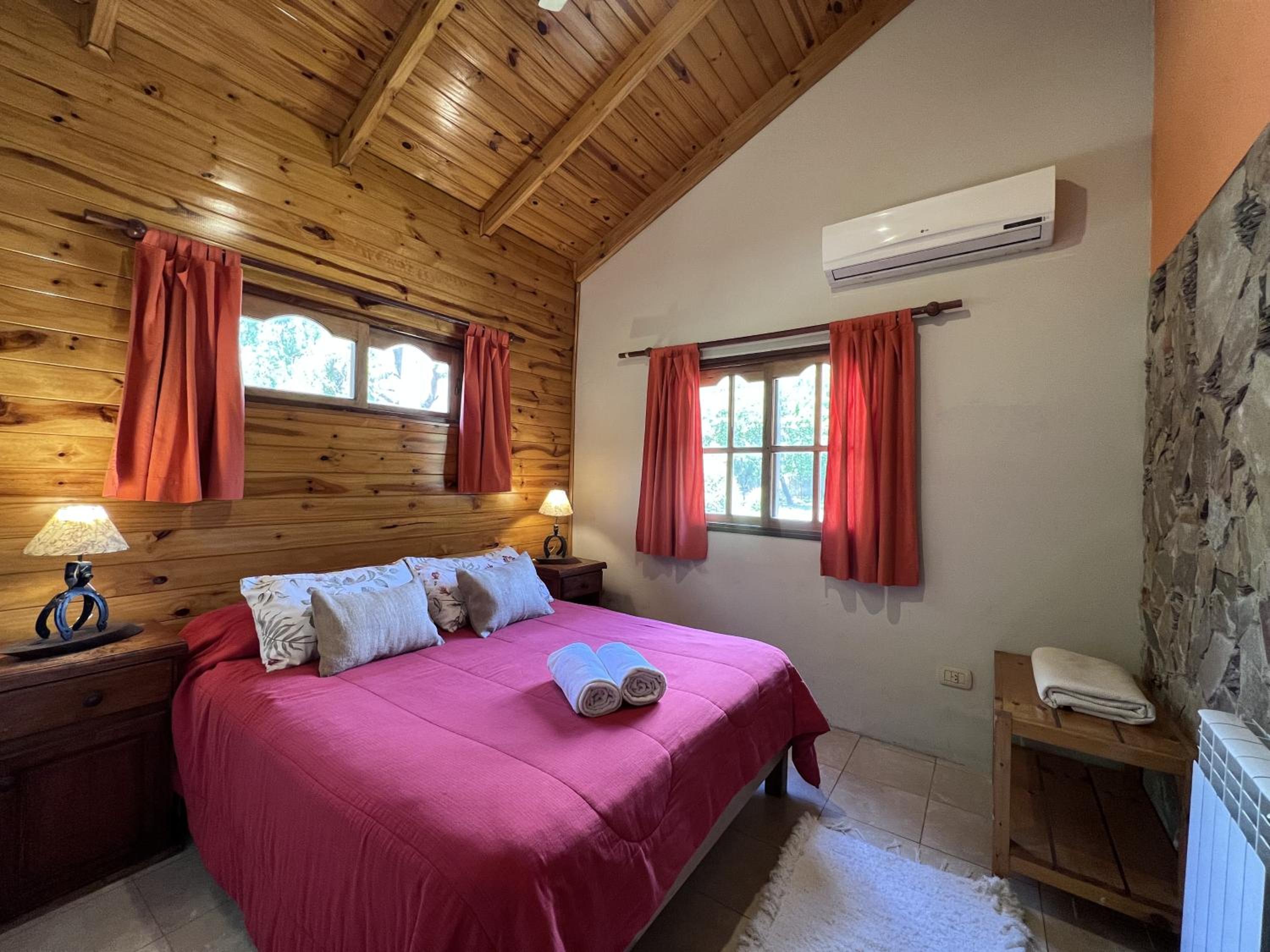 Superior Bungalow photo 1