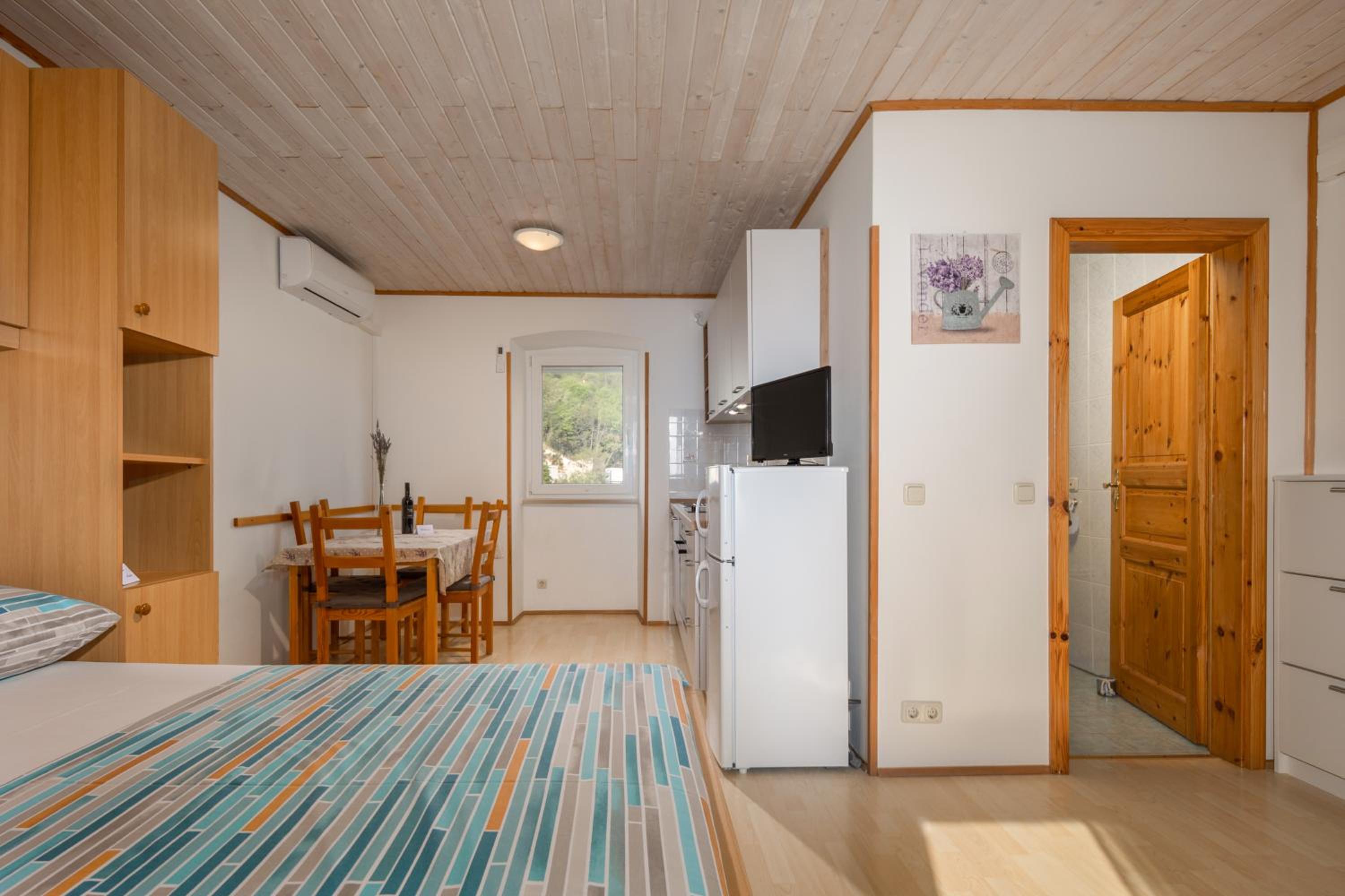 Studio Apartment with Sea View photo 2